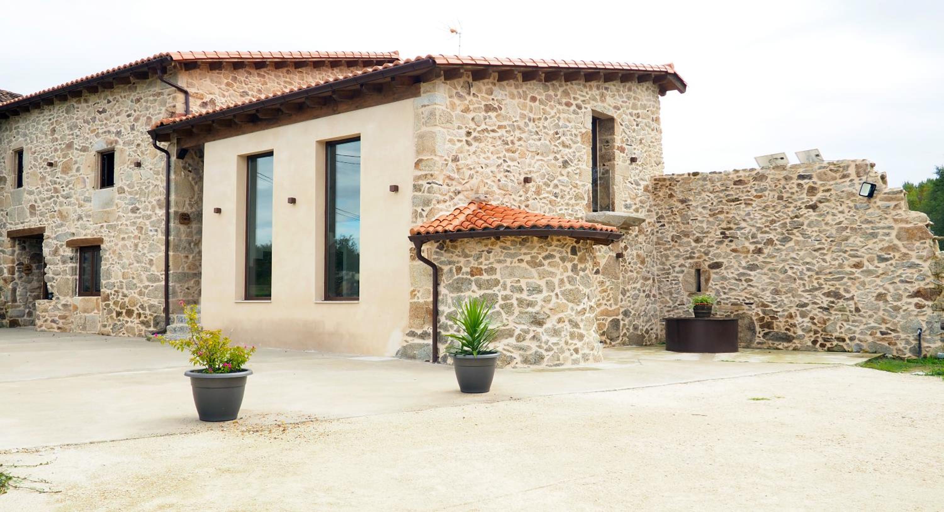 Apartamentos Muralla Sacra