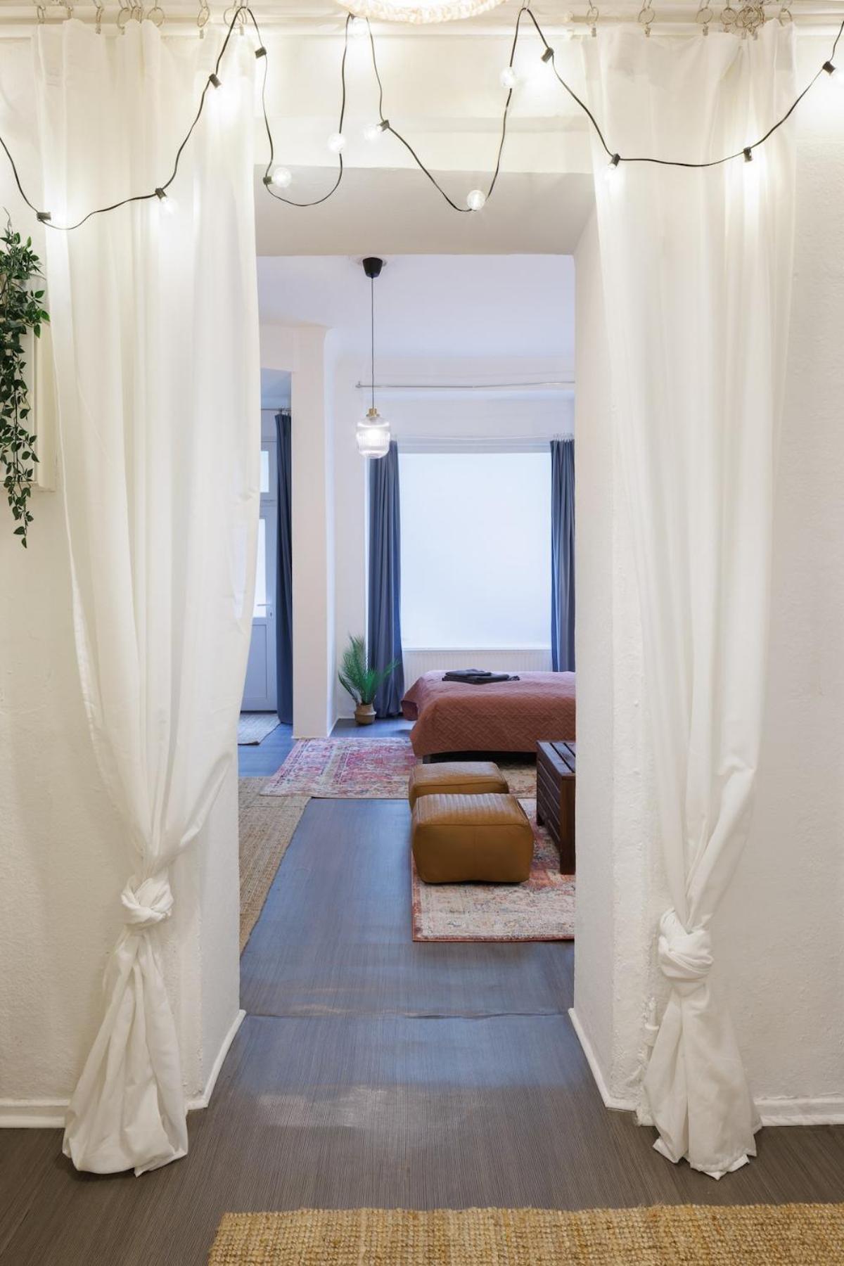 Artsy Apartment in Friedrichshain photo 5
