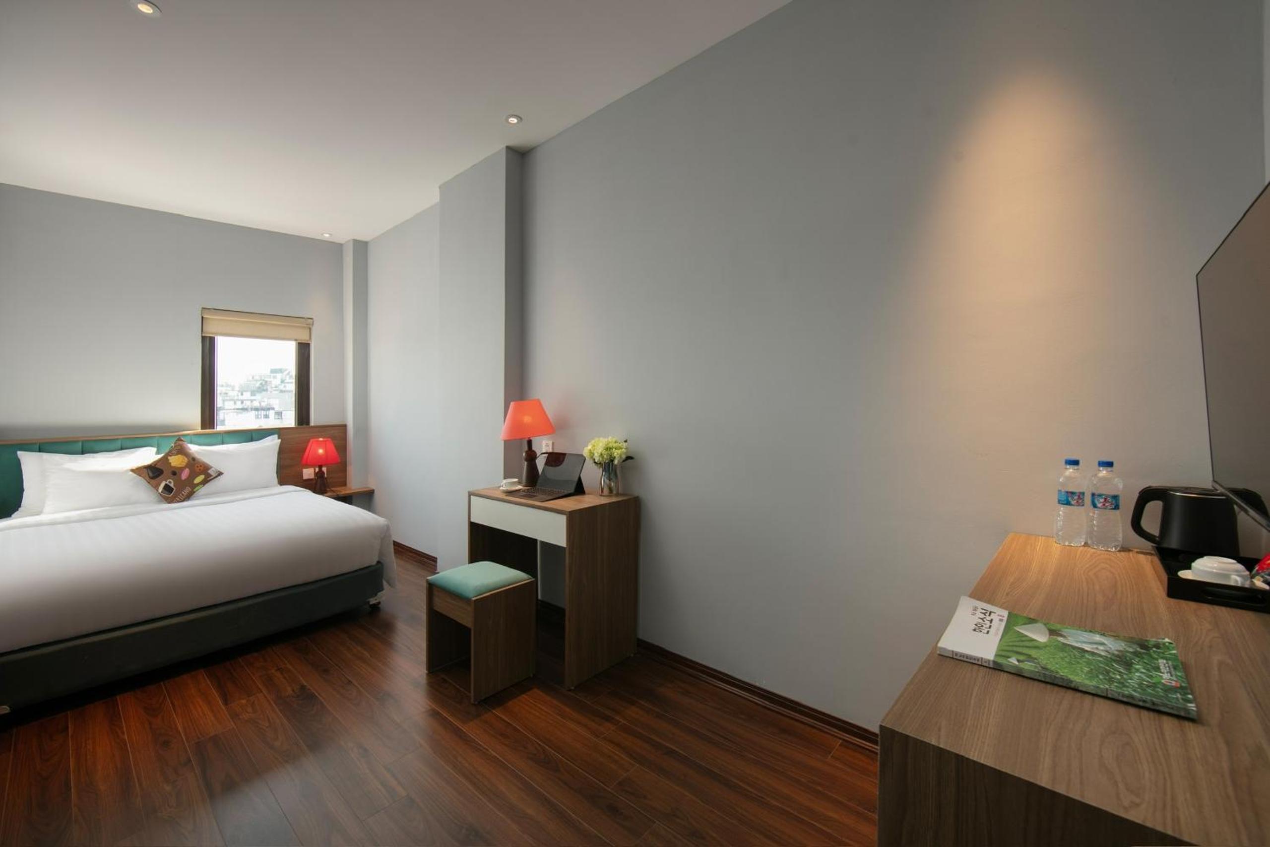 Lakeview Backpackers Hostel & Rooftop Bar