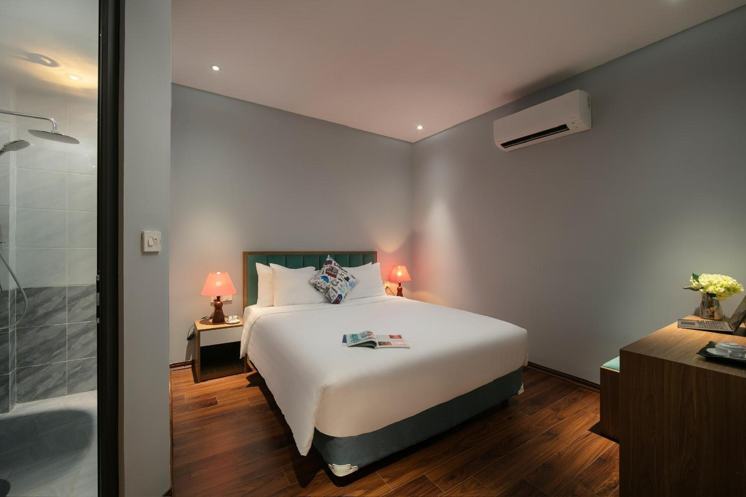 Lakeview Backpackers Hostel & Rooftop Bar