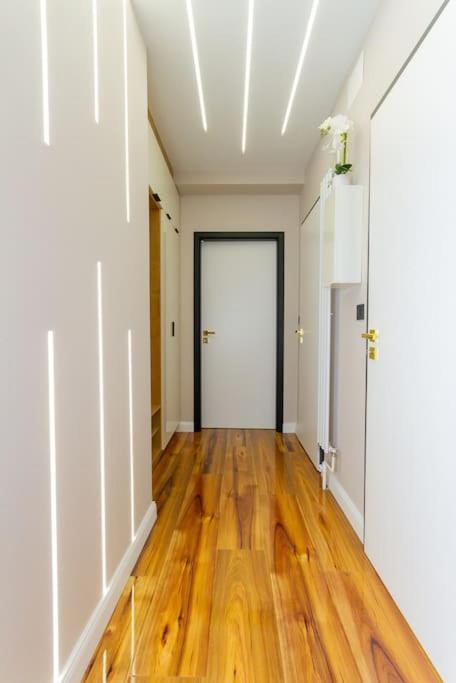 Trio Loft on the Boulevard with AC by NW view 3