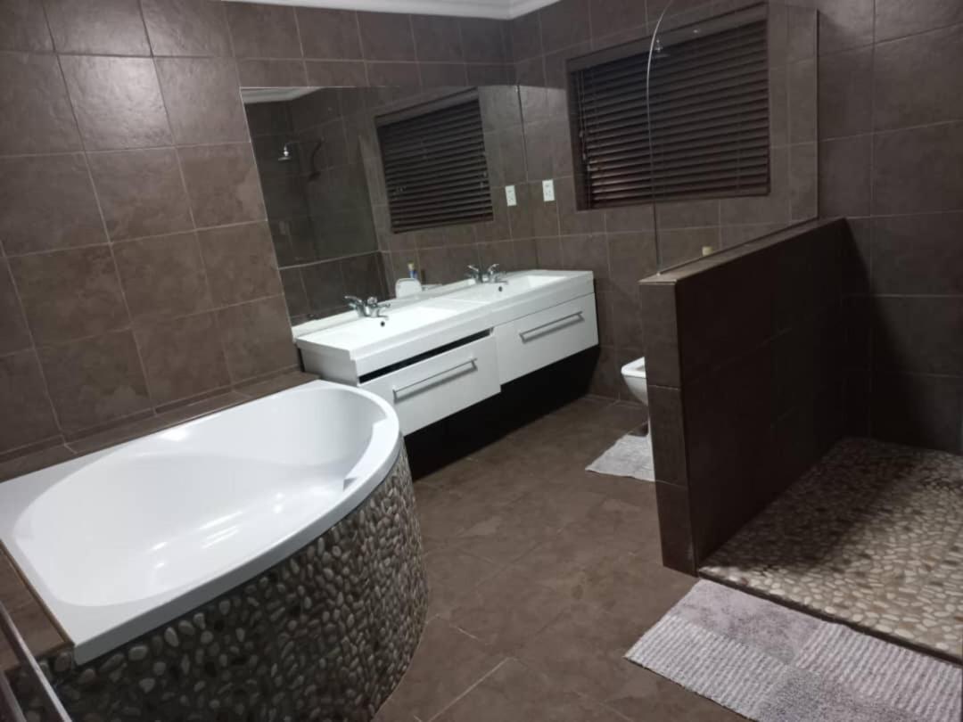 Every Traveller's Home Walvisbay view 3