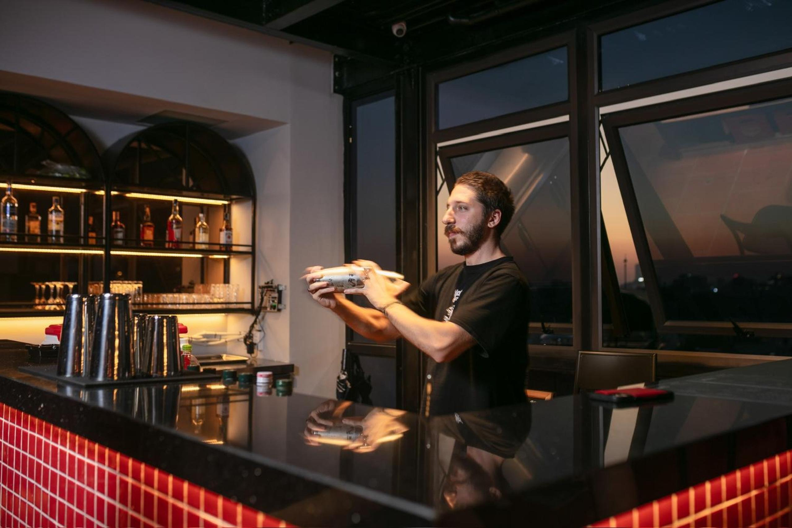 Lakeview Backpackers Hostel & Rooftop Bar