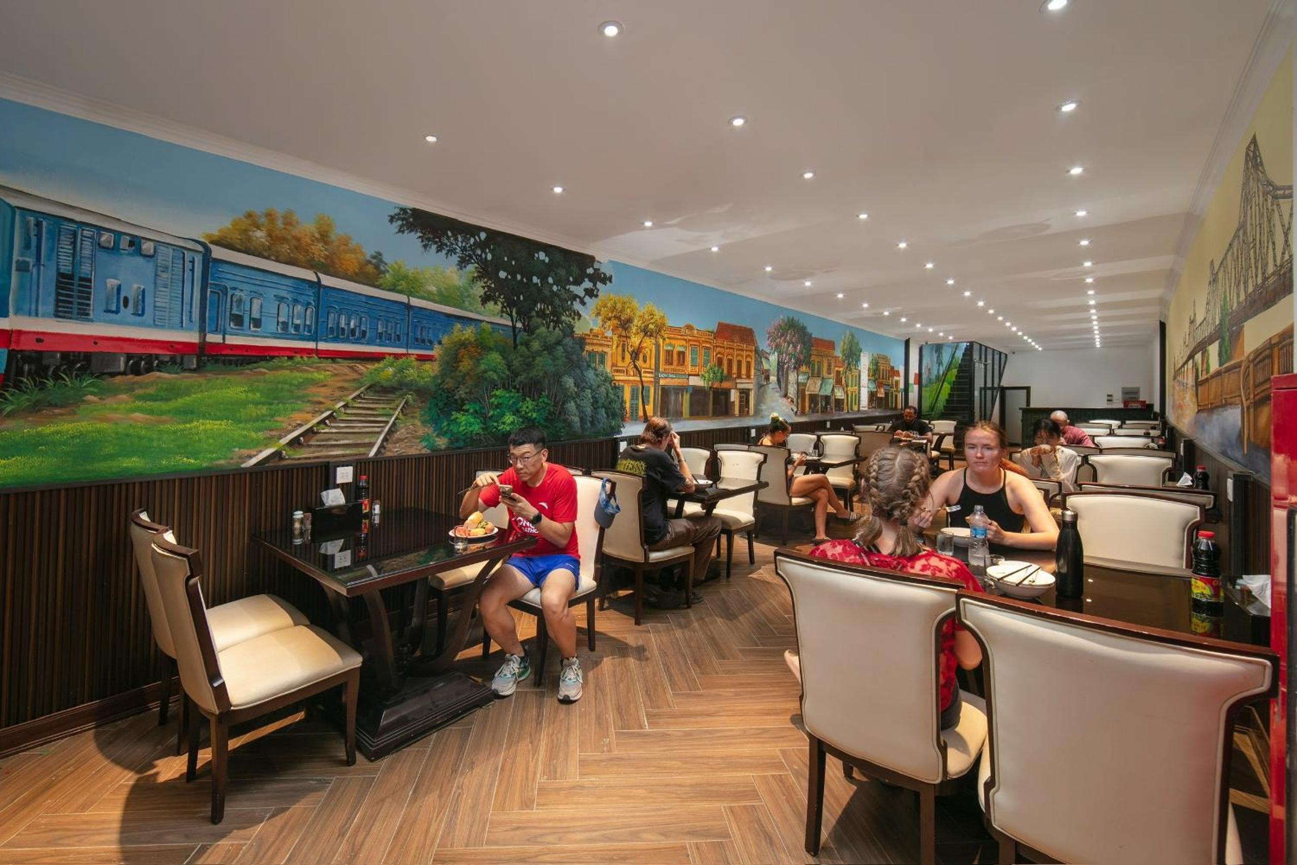 Lakeview Backpackers Hostel & Rooftop Bar