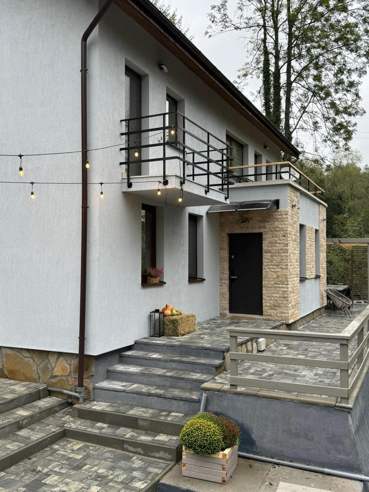 Twin Villa