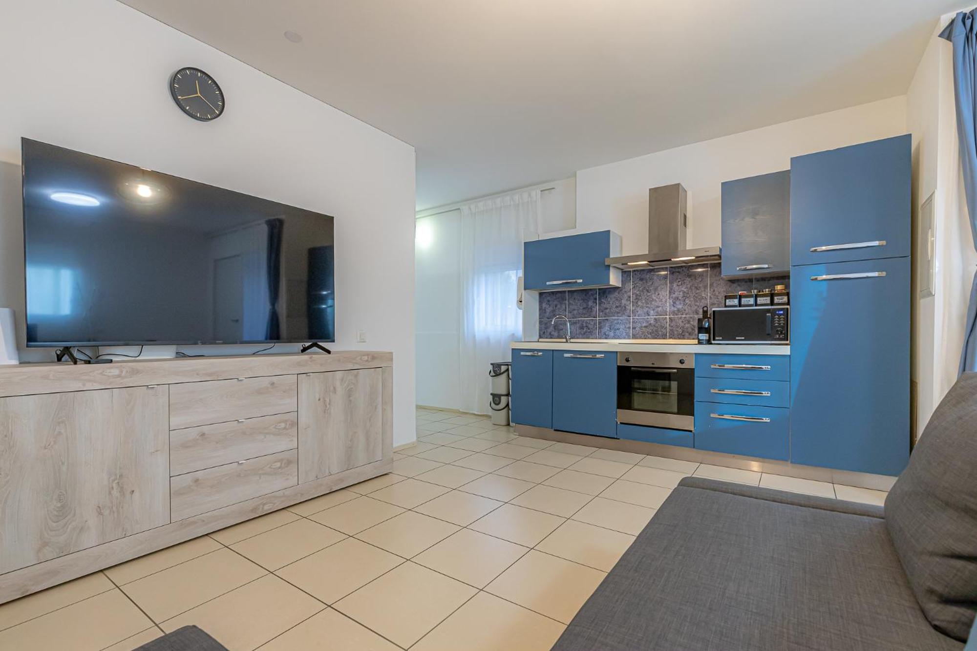 Lugano Station Apartment with FREE PARKING