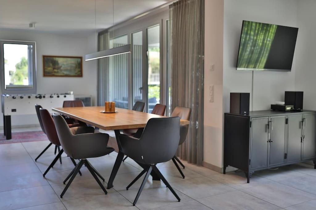 Modern flat direct to the lake, up to 8 persons