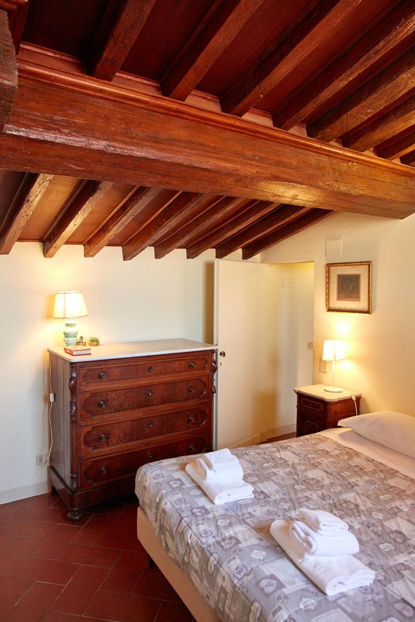 Apt in Via Ginori in a historical palazzo with elevator
