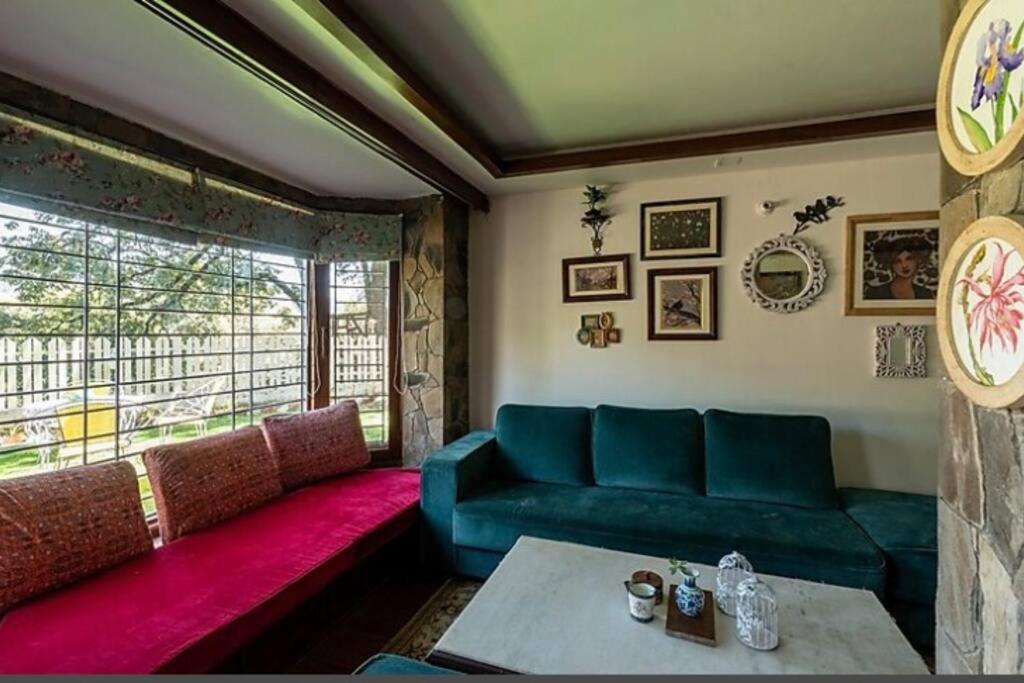 Woodburry mansion by HomeyHuts