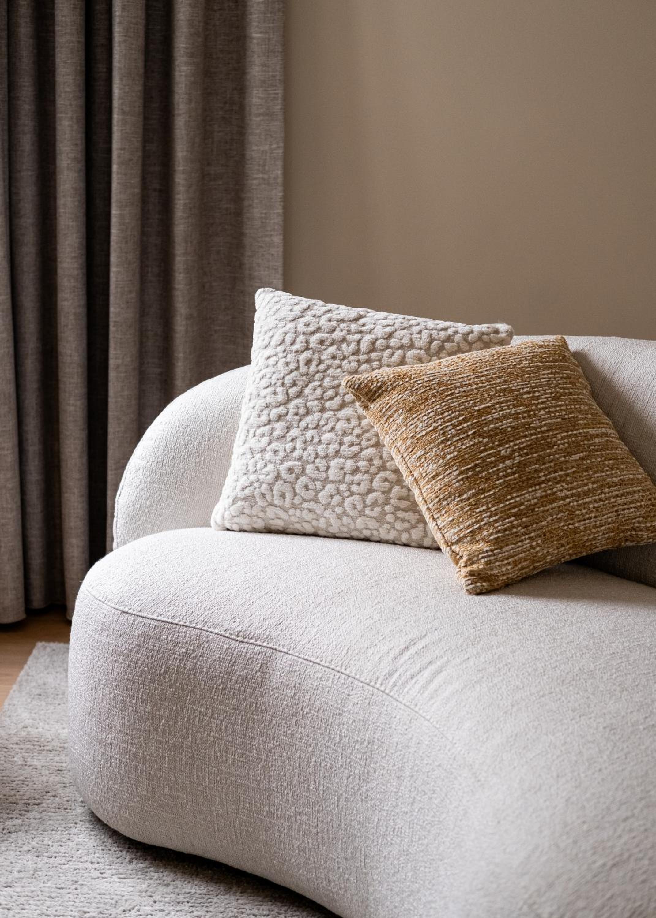 Huswell - Stylish Duplex Studio with Premium Materials in Ghent City Center