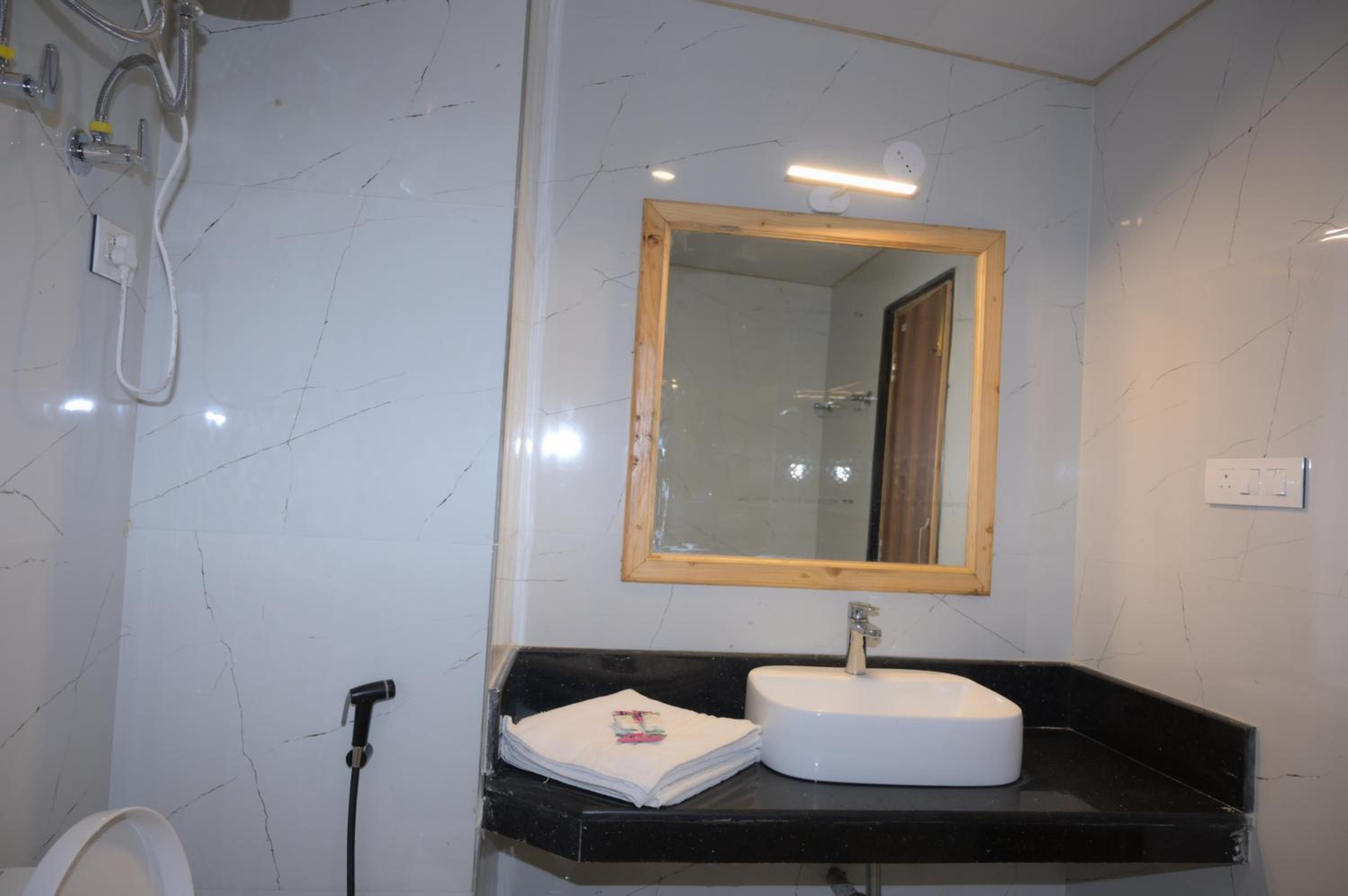 Hotel Dashaur Heights
