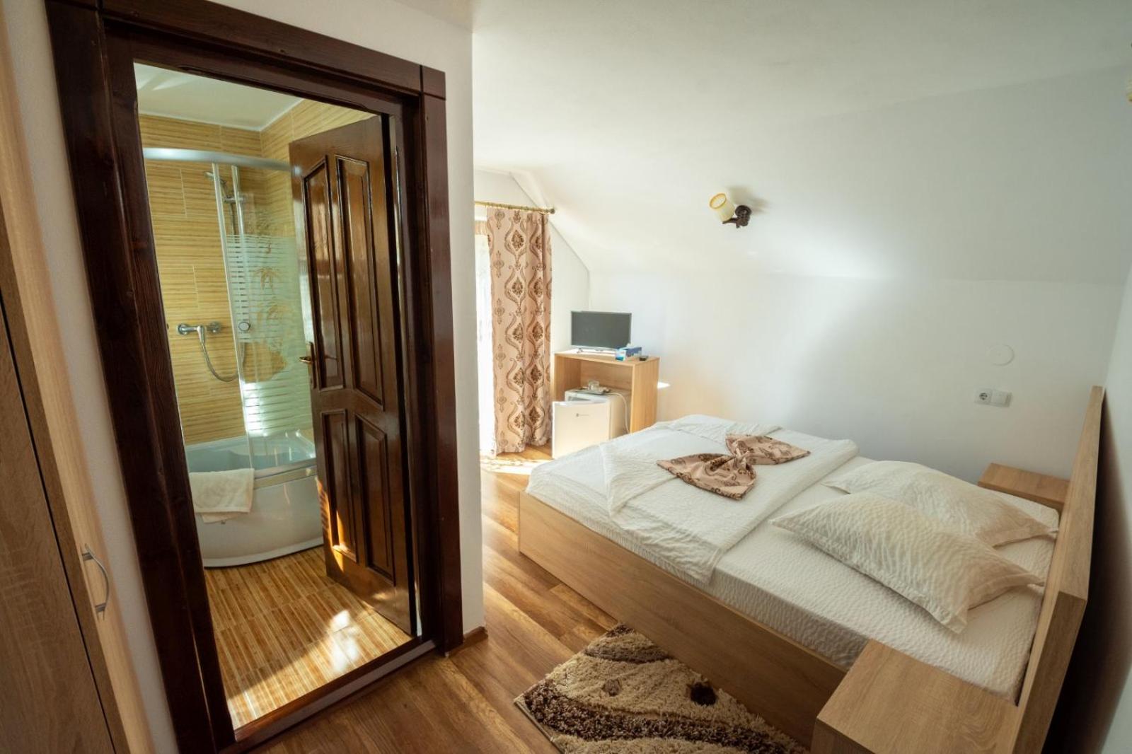 Cabana Dan Arieseni view 2