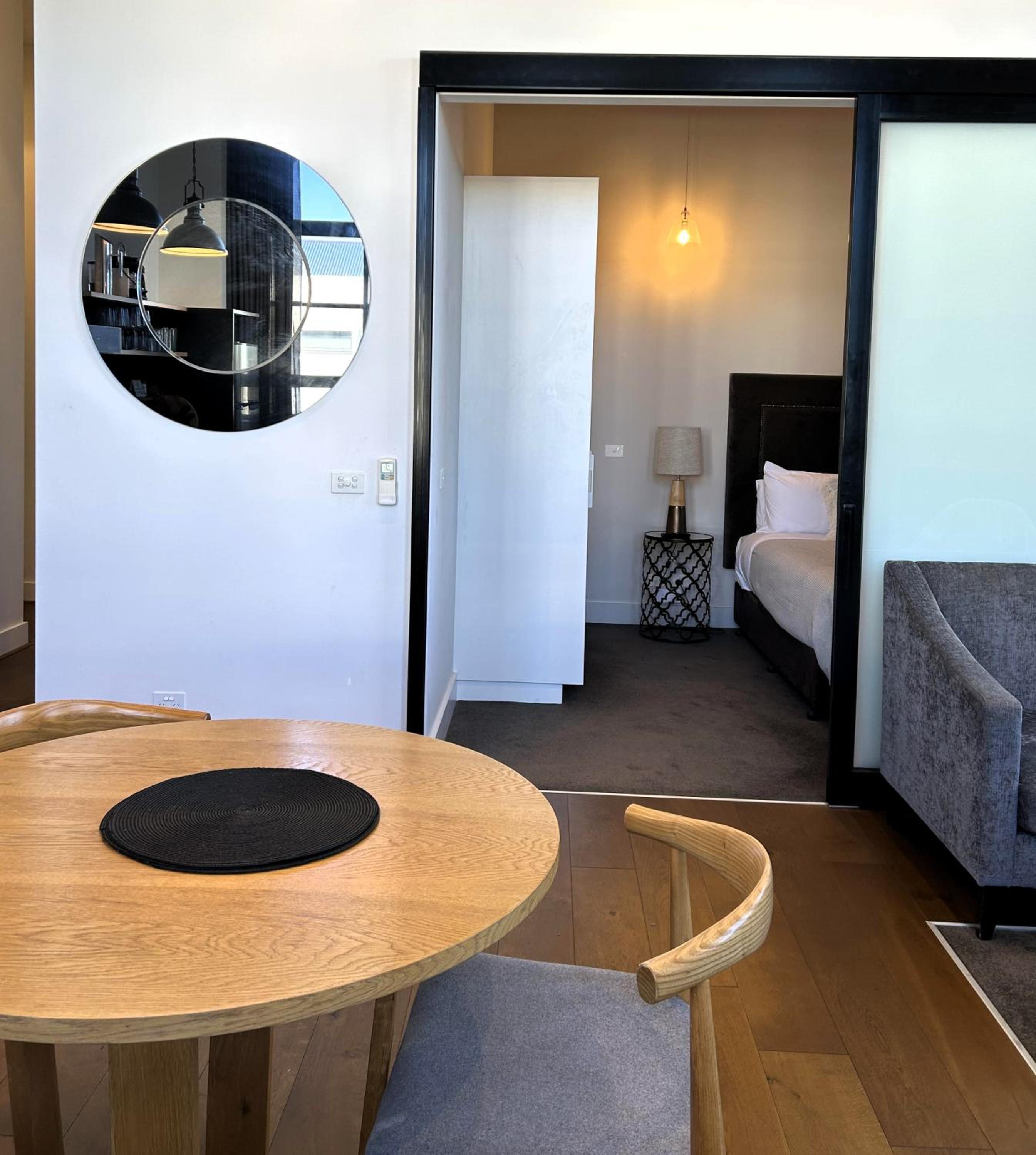 THE DEVLIN APARTMENTS 1 Bedroom Apartment near GMHBA stadium in Geelong - LG03