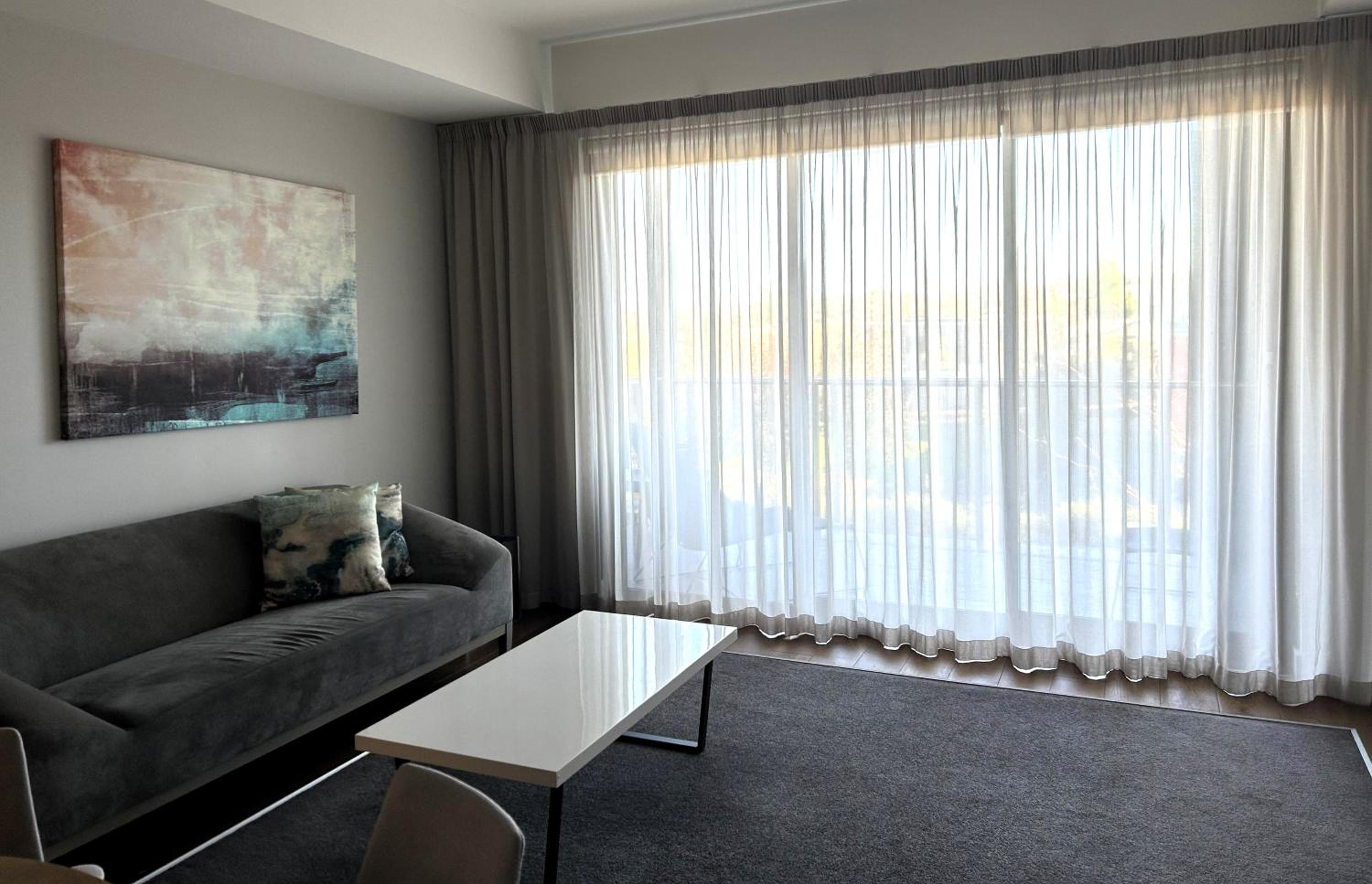 THE DEVLIN APARTMENTS 1 Bedroom Apartment near GMHBA stadium in Geelong - LG03