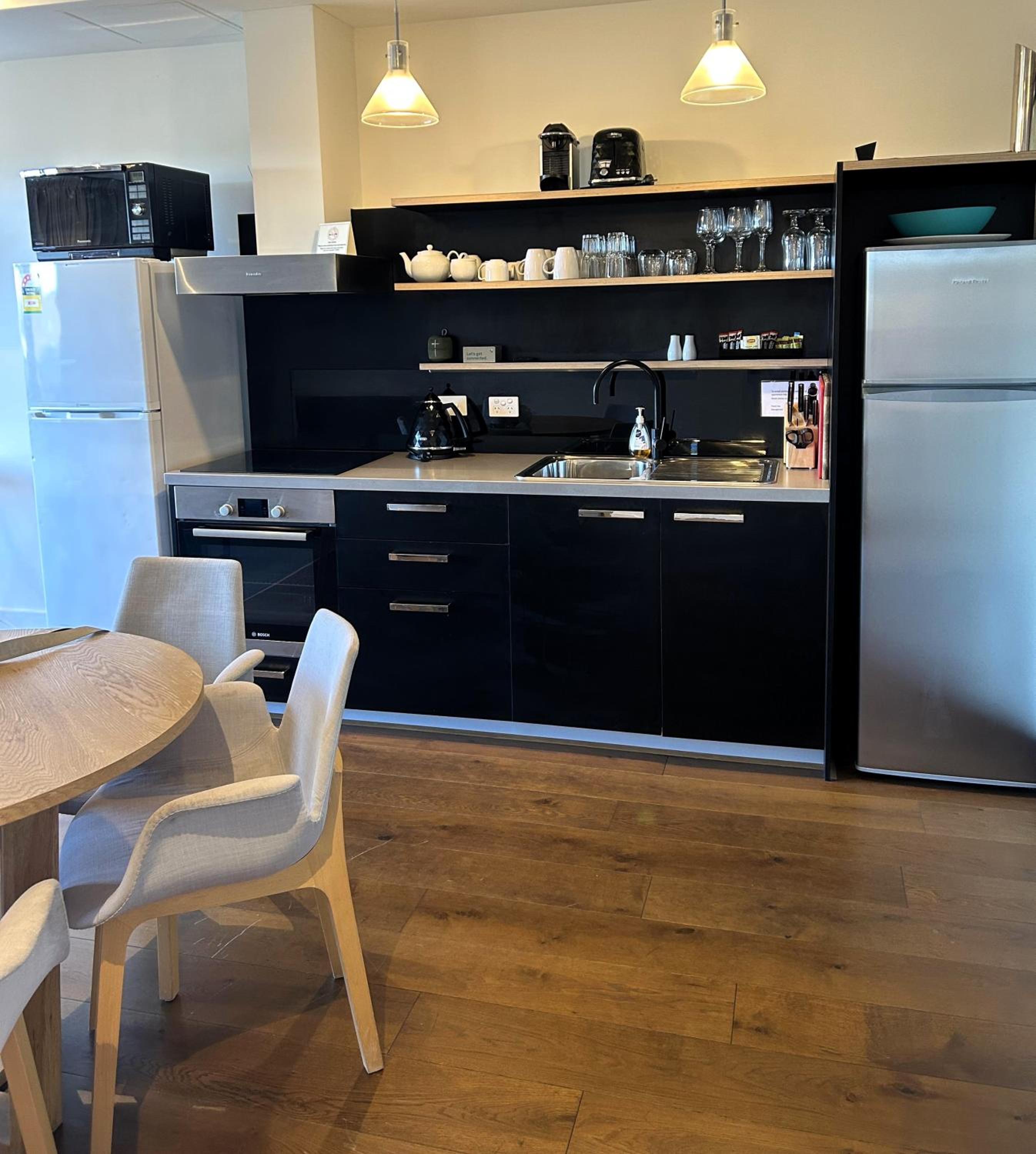 THE DEVLIN APARTMENTS 1 Bedroom Apartment near GMHBA stadium in Geelong - LG03