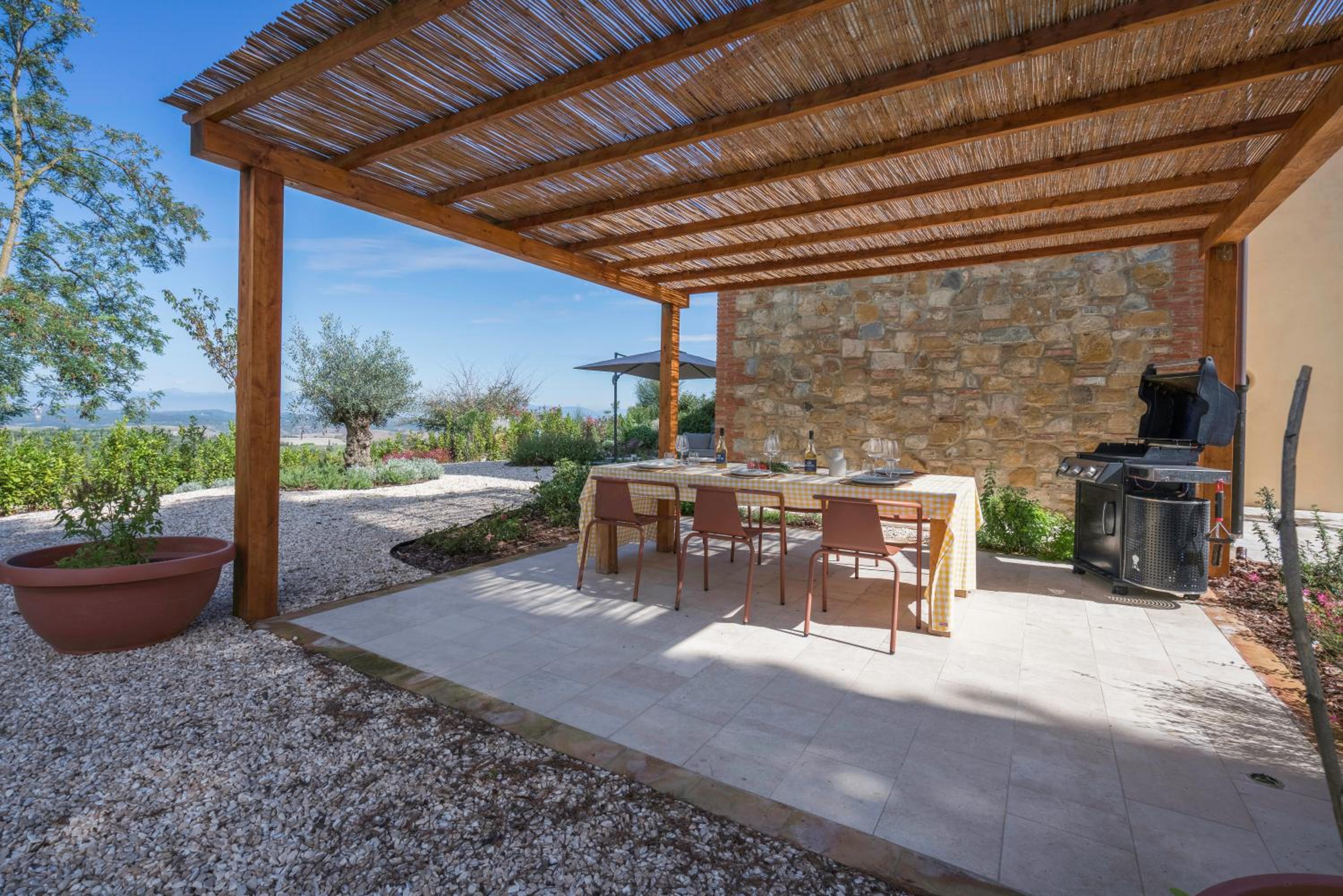 Punteriolo Family Apartment, Nice Garden, Pool, Montaione