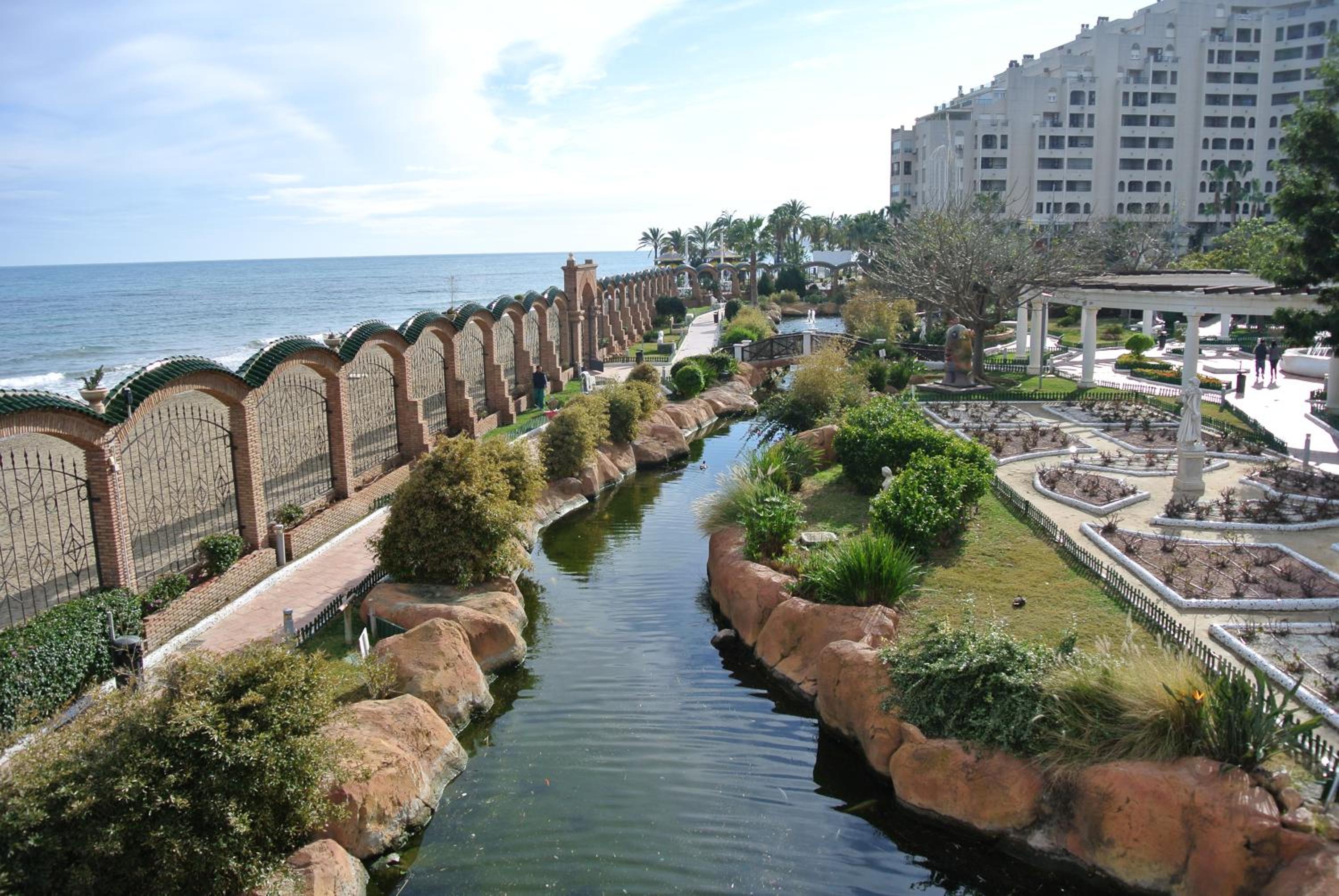 Apartamentos Danesp-Playa de les Amplaries Marina Dor- Frontales al Mar