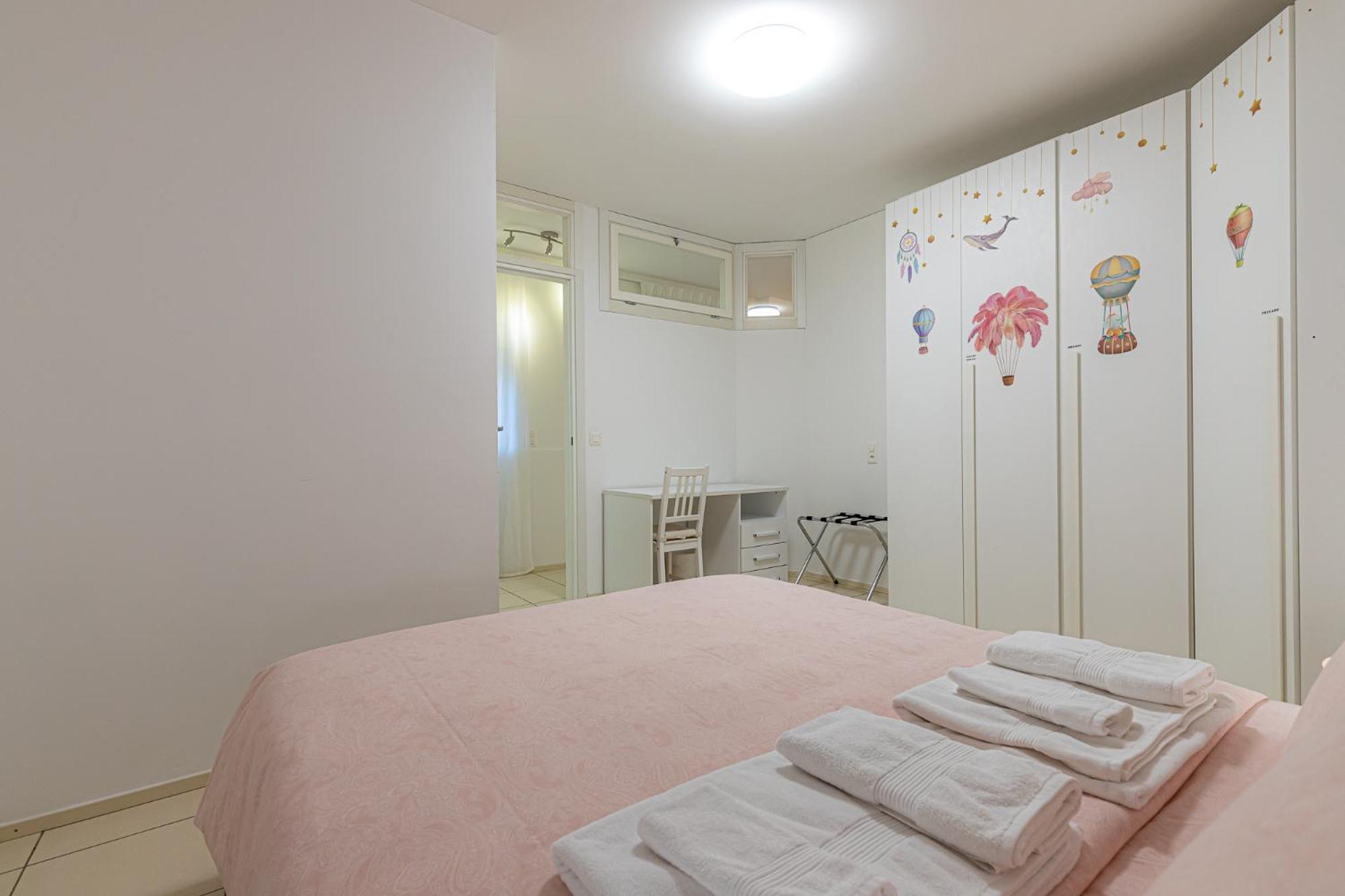 Lugano Station Apartment with FREE PARKING