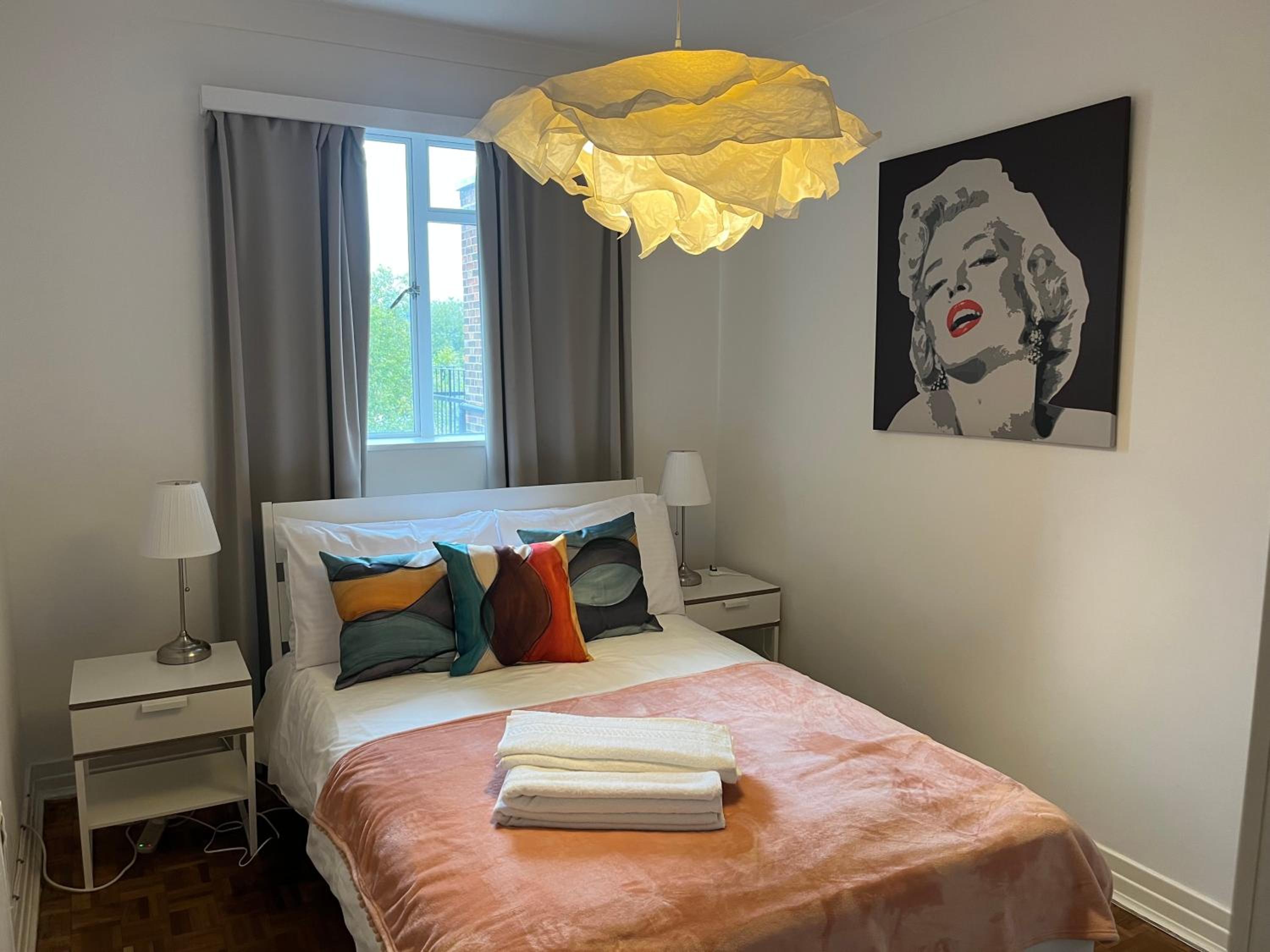 Family apartment with balcony 2 min walk to Hyde Park