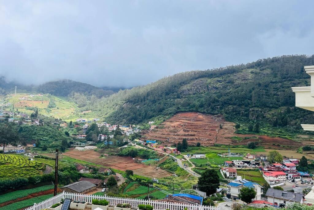 Away From Home - 4 - Home Stay Ooty, Entire 3BHK Villa view 2
