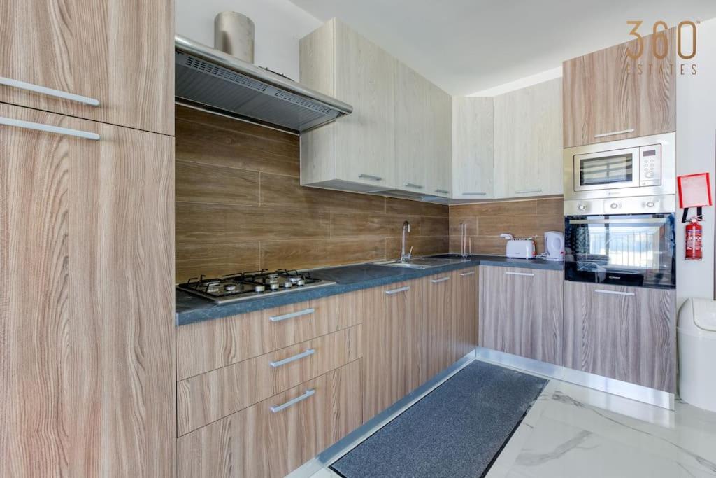 Cosy 2BR Apt with stunning sea views in St Pauls by 360 Estates photo 4