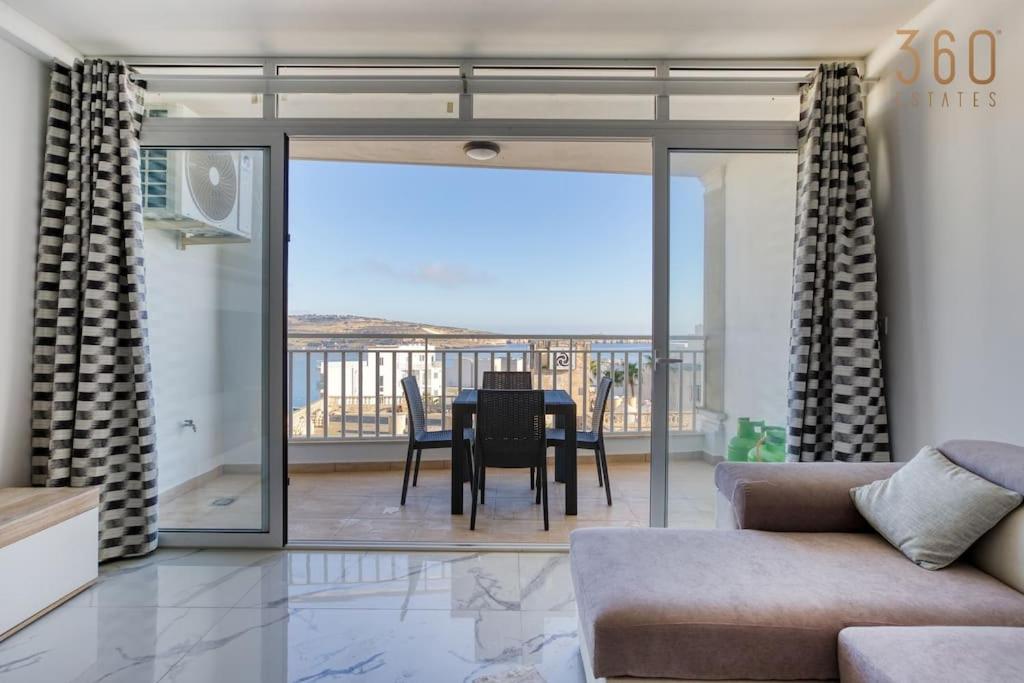 Cosy 2BR Apt with stunning sea views in St Pauls by 360 Estates photo 2