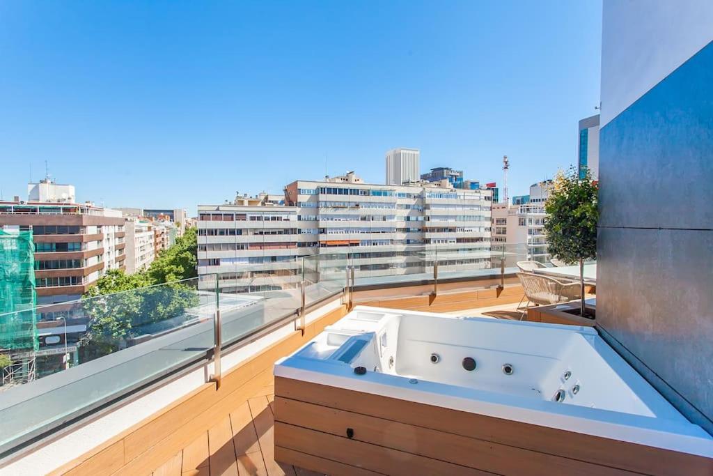 Penthouse private jacuzzi Castellana