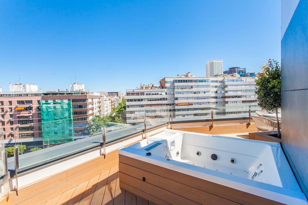 Penthouse private jacuzzi Castellana