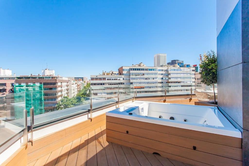 Penthouse private jacuzzi Castellana