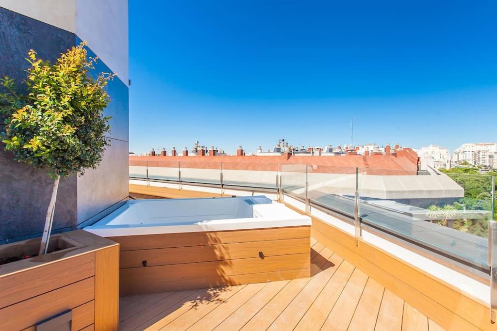 Penthouse private jacuzzi Castellana