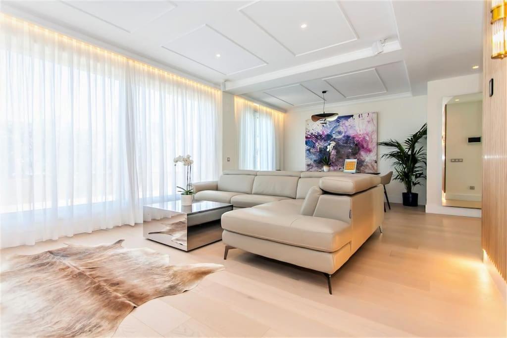 Penthouse private jacuzzi Castellana