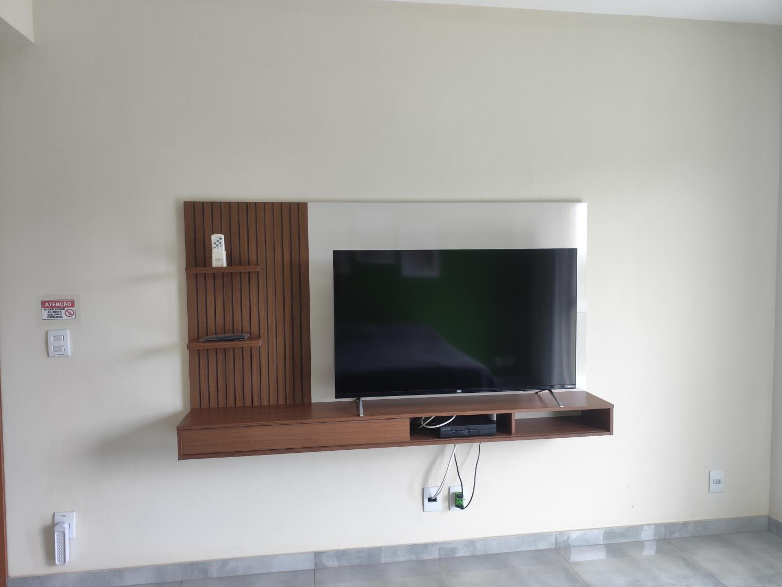 Casa de vidro com vista para a Mata Atlântica no Centro de Miguel Pereira
