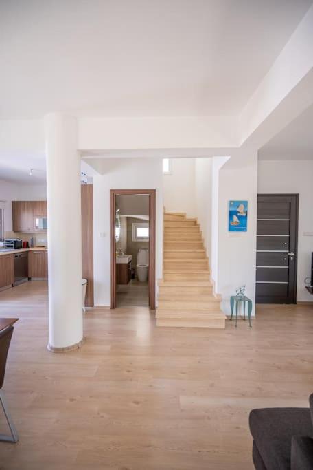 Hubstay - Blue Harmony Villa in Protaras - 5 min Walk to the Beach