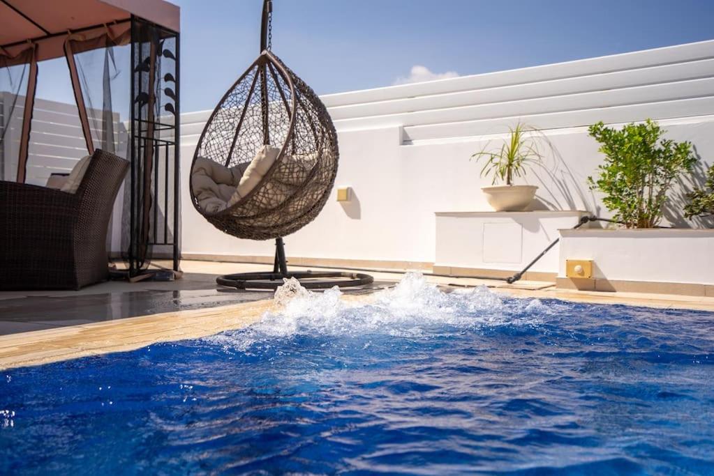 Hubstay - Blue Harmony Villa in Protaras - 5 min Walk to the Beach