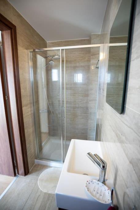 Hubstay - Blue Harmony Villa in Protaras - 5 min Walk to the Beach
