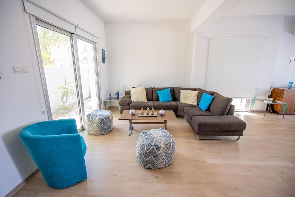 Hubstay - Blue Harmony Villa in Protaras - 5 min Walk to the Beach