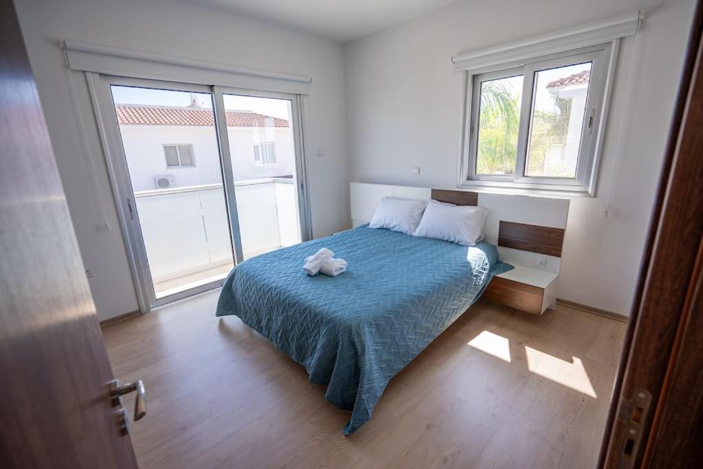 Hubstay - Blue Harmony Villa in Protaras - 5 min Walk to the Beach