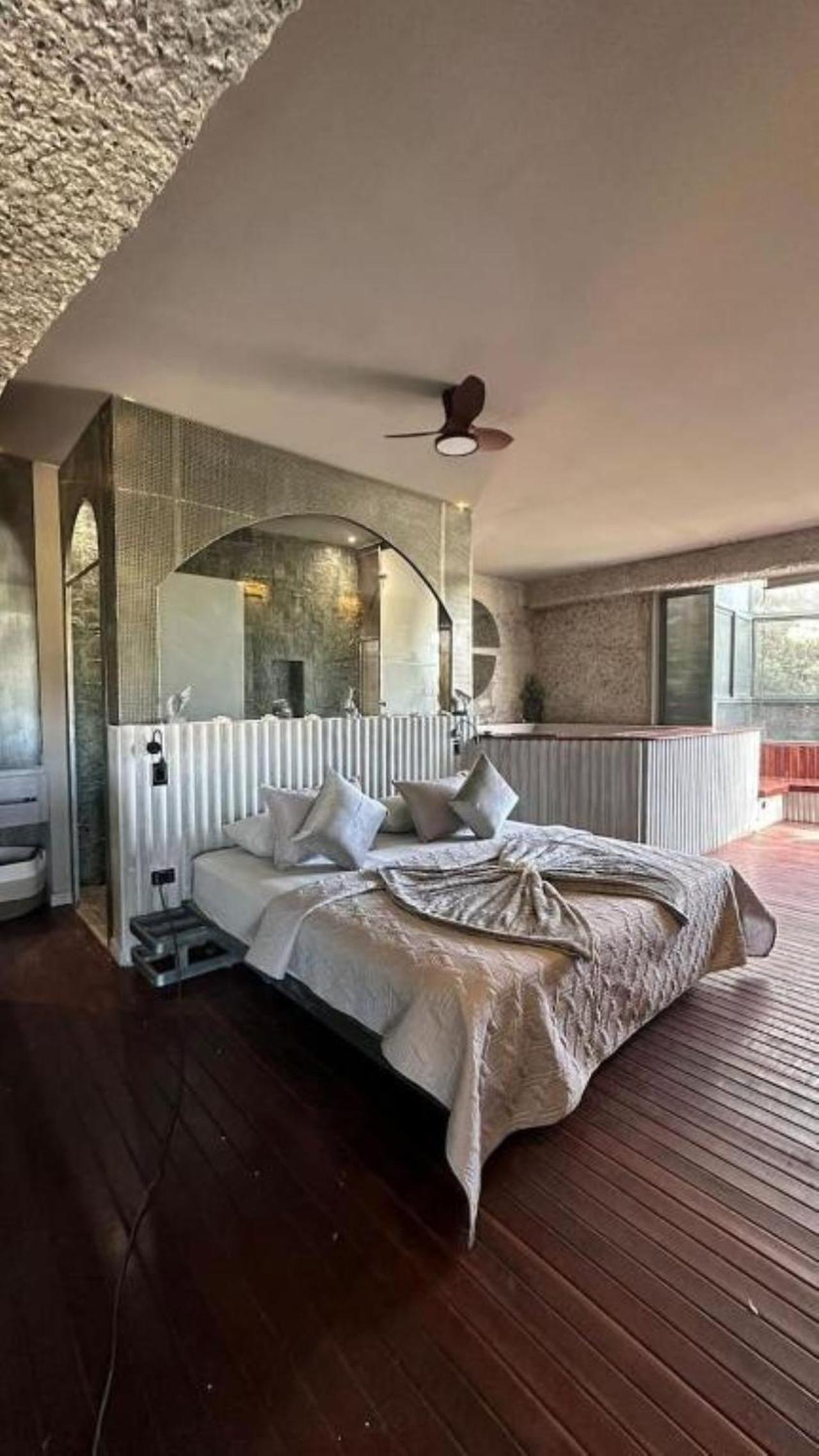 EleMYNT LifeStyle Hotel