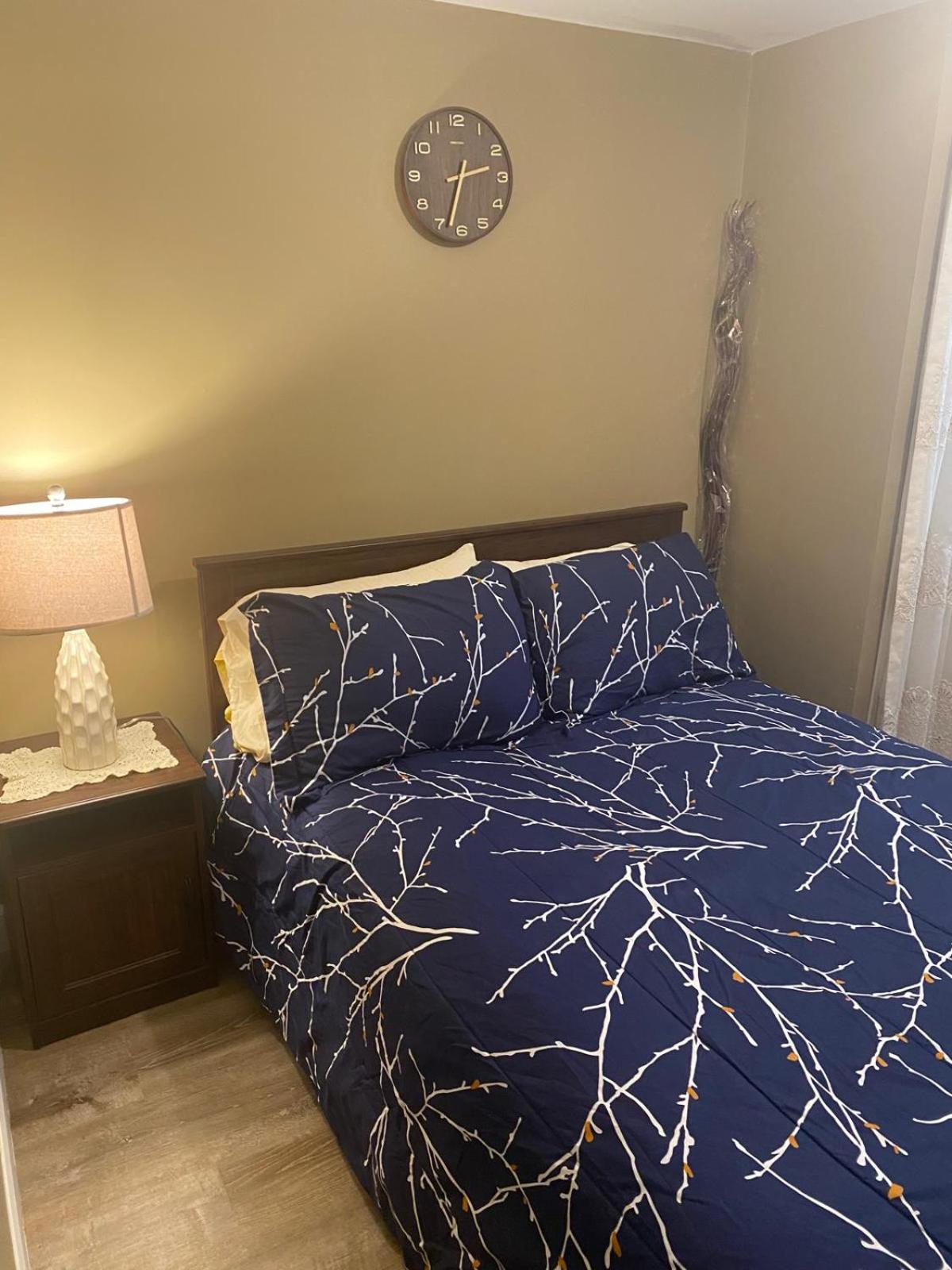 Place to stay in Mississauga