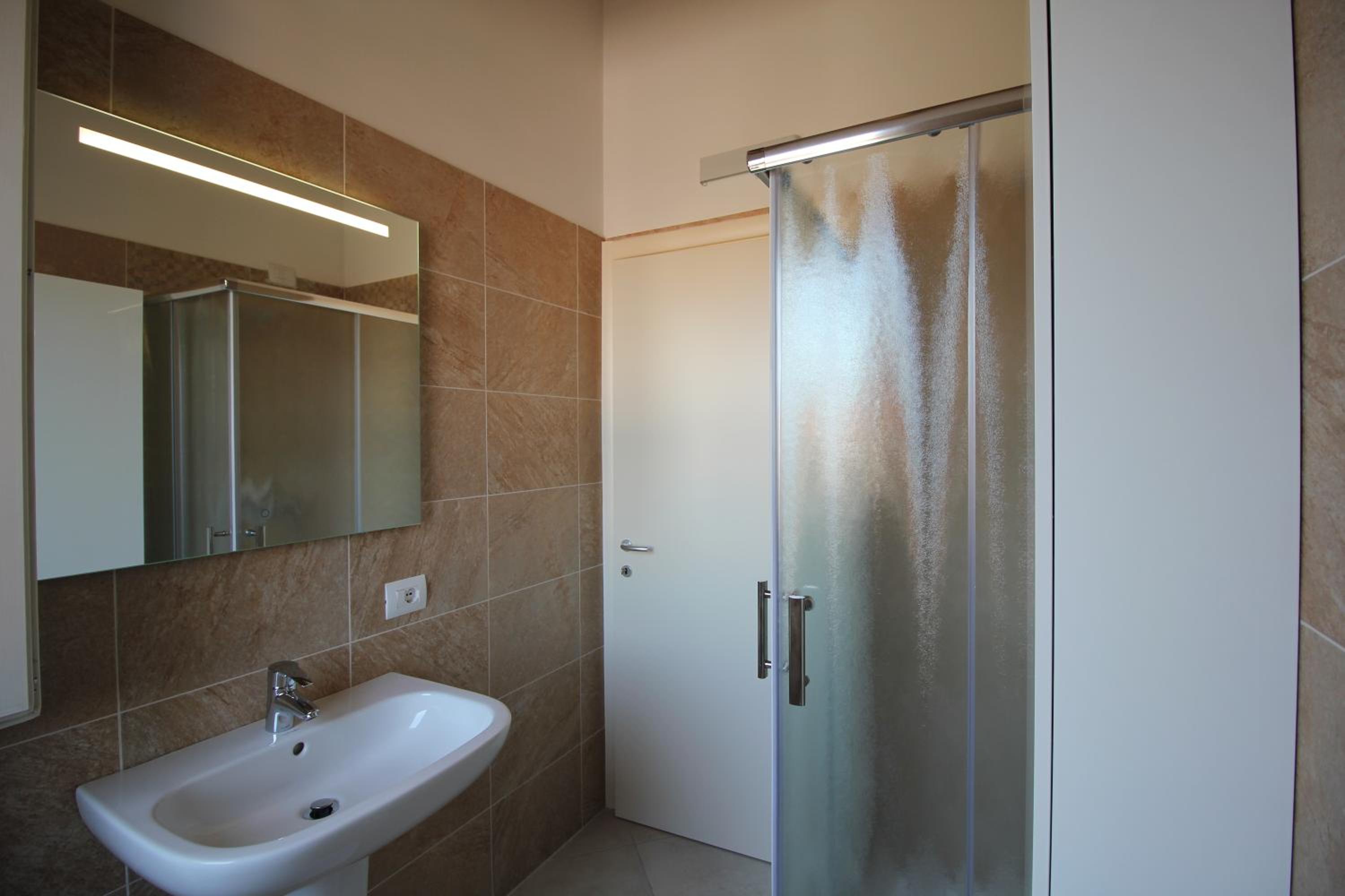 Ginny House Lake - charming flat with pool