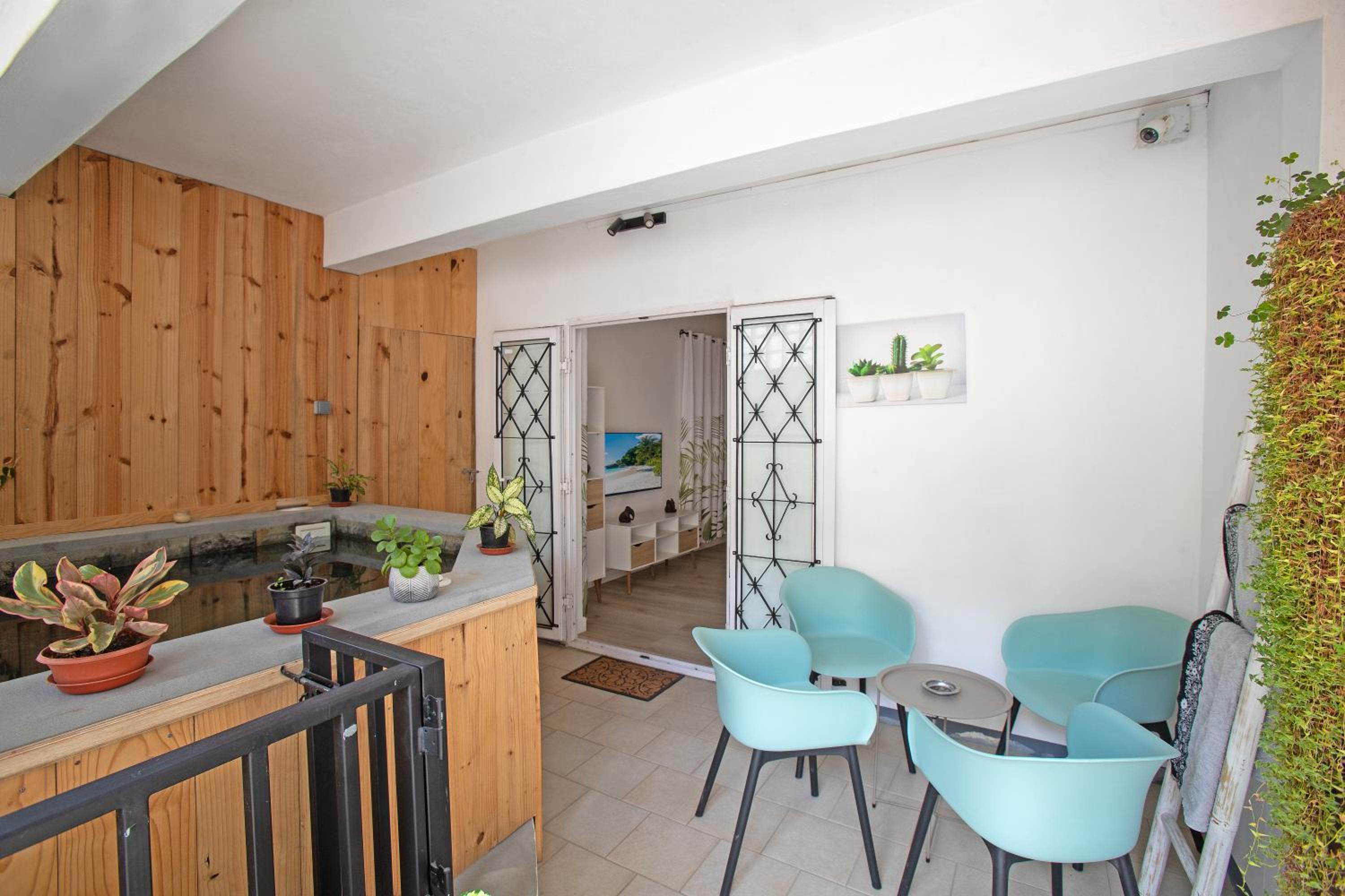 Hotel Sam & Chlo Studio & Appartment - Grand Baie - Mauritius - Image 1