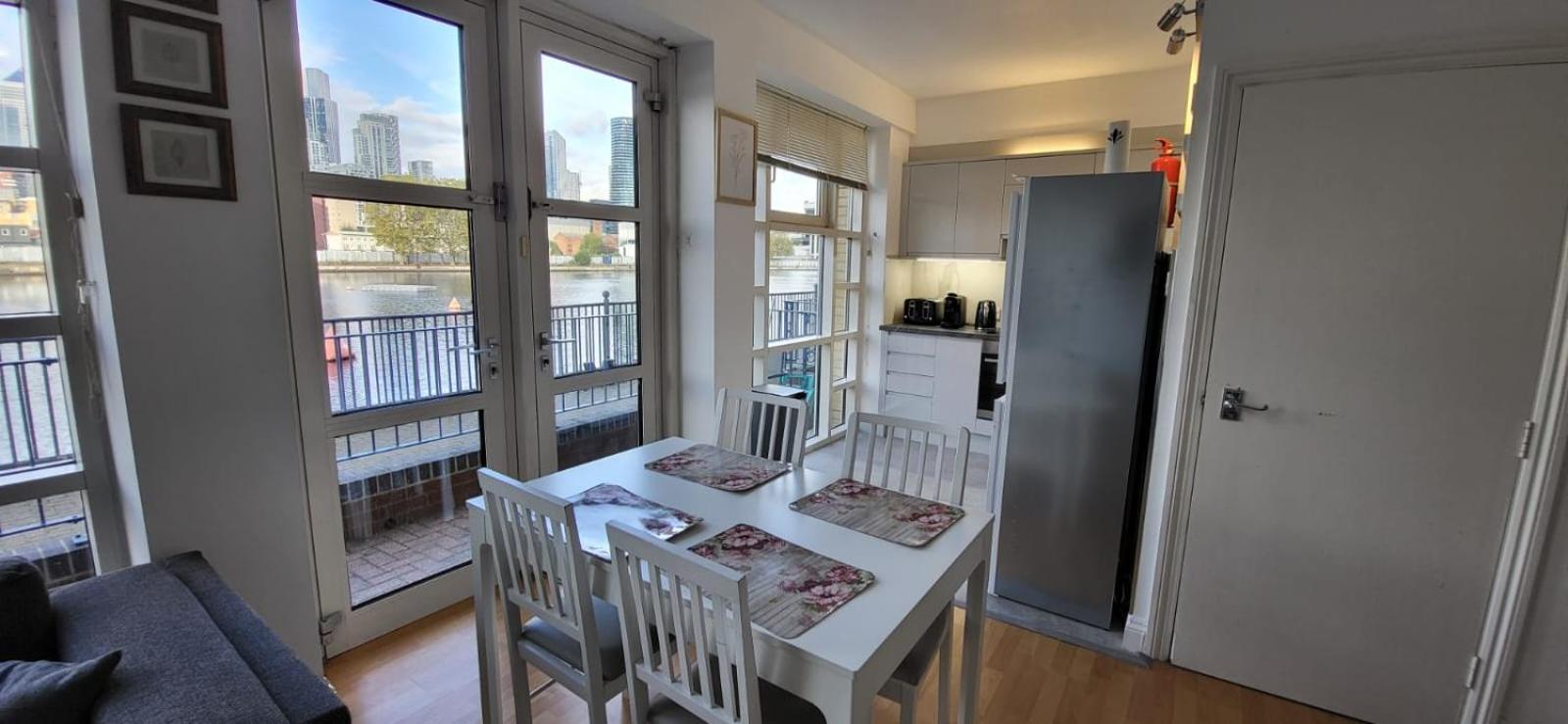 1 Bed, G-Floor apt close to O2, Excel and City Airport