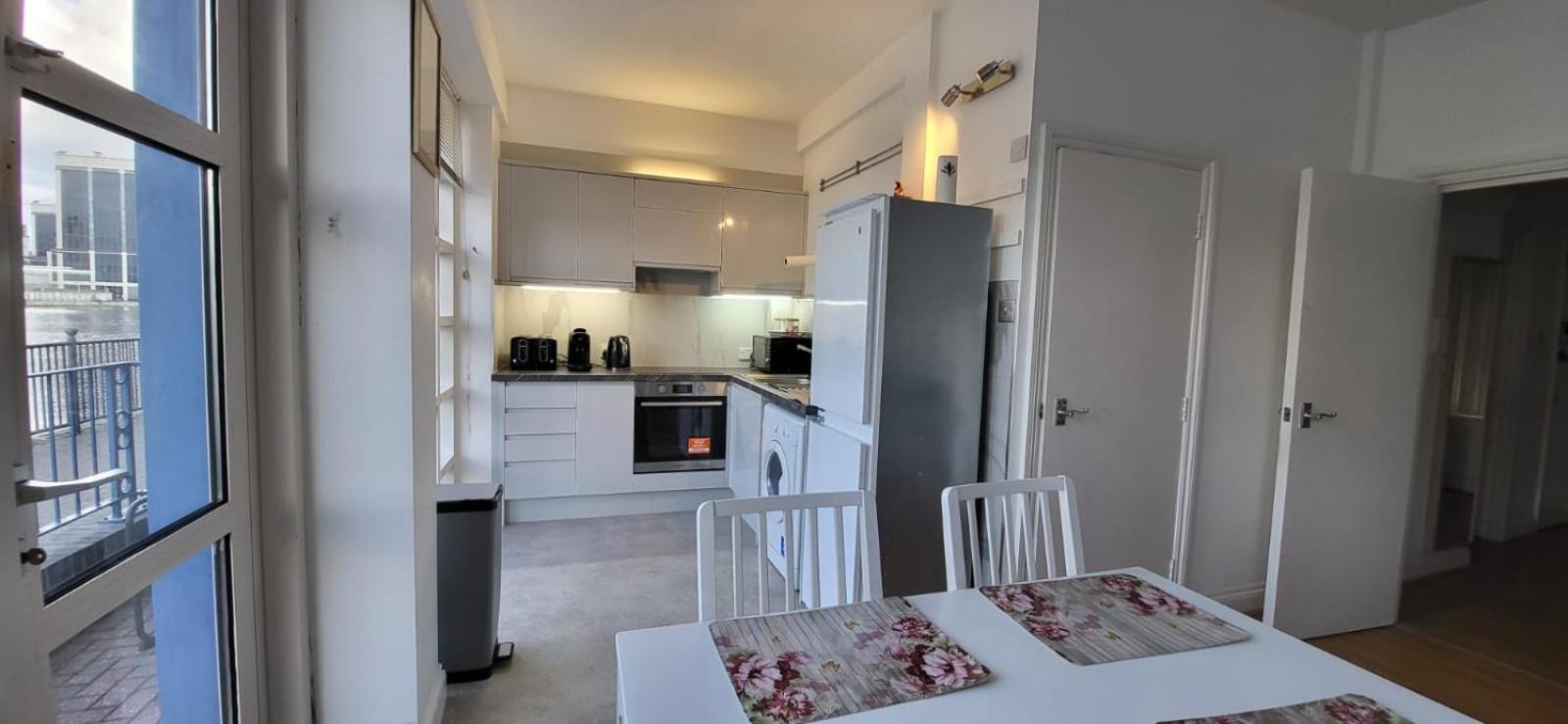 1 Bed, G-Floor apt close to O2, Excel and City Airport