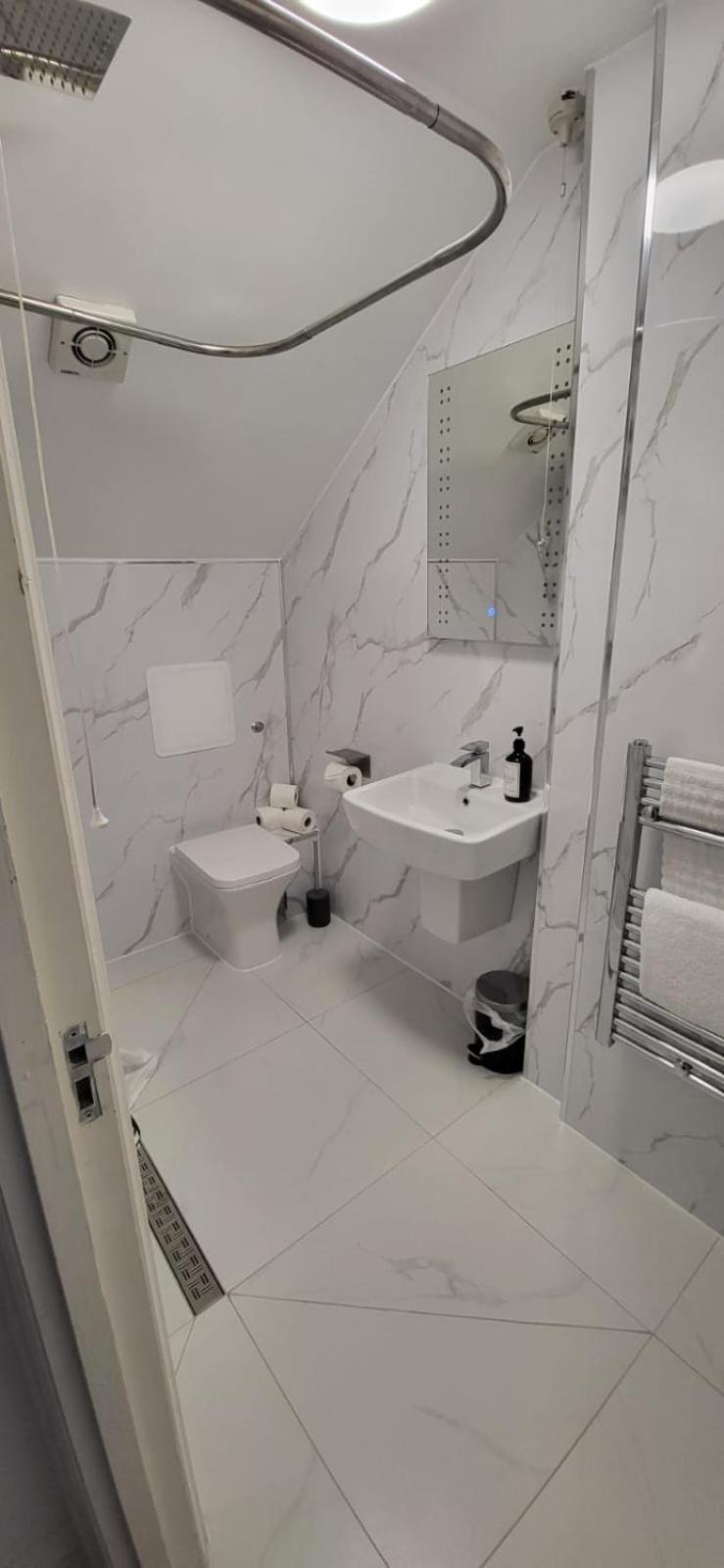 1 Bed, G-Floor apt close to O2, Excel and City Airport