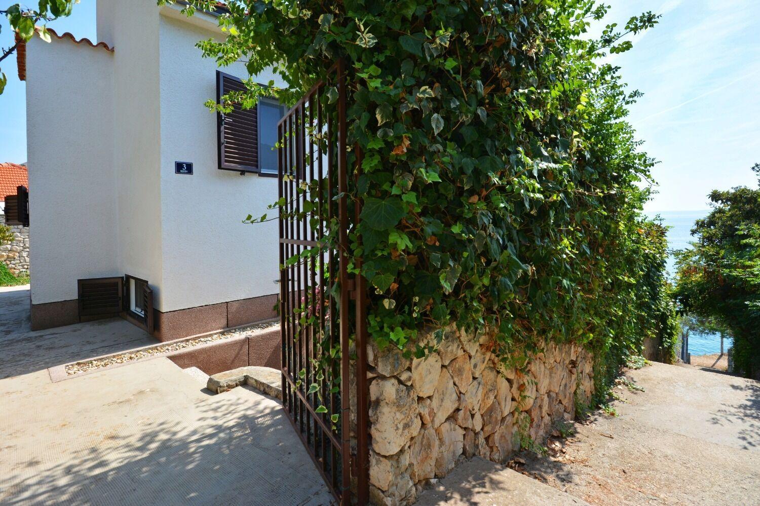 House Sreca view 4