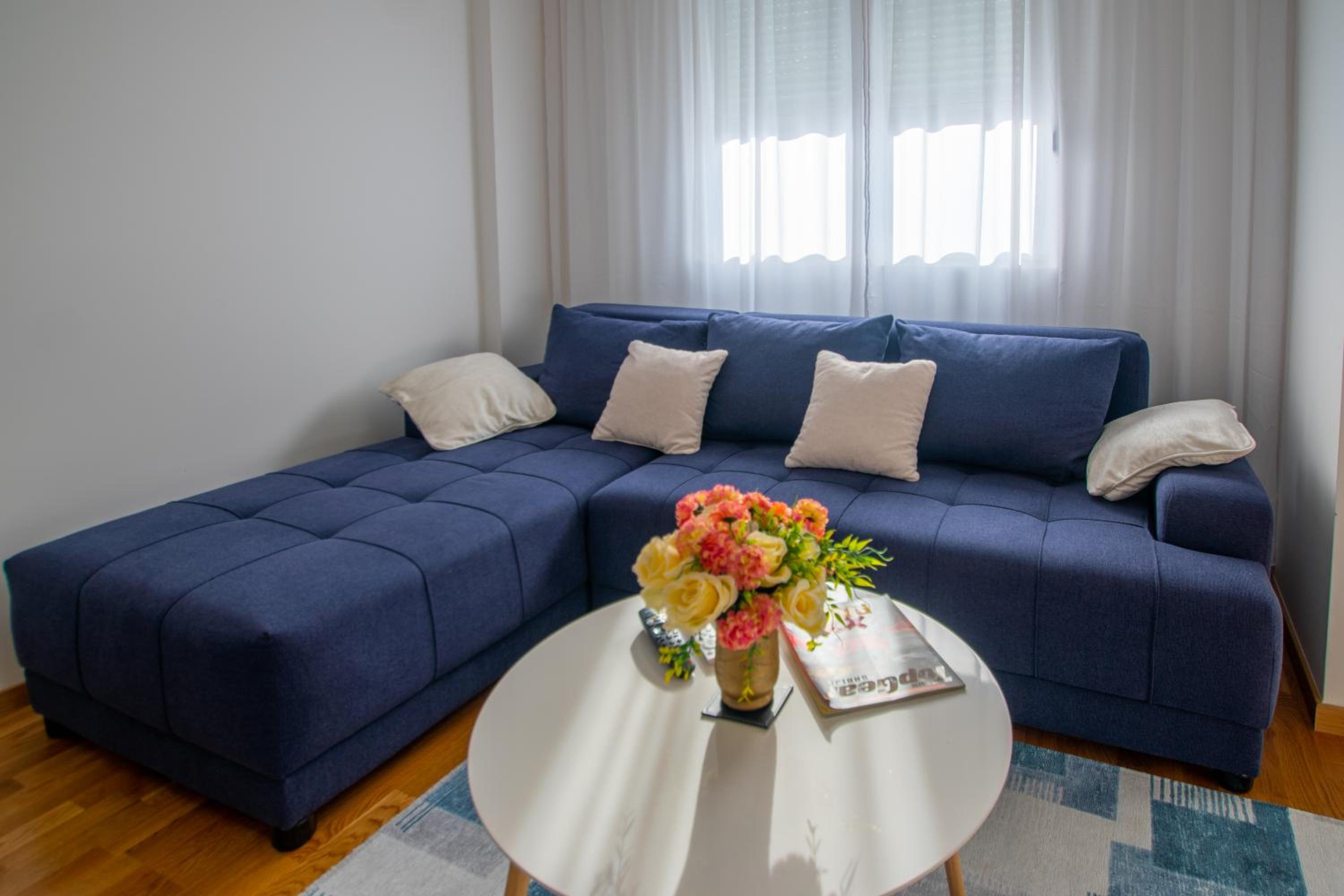 NYC Apartman with garage view 5