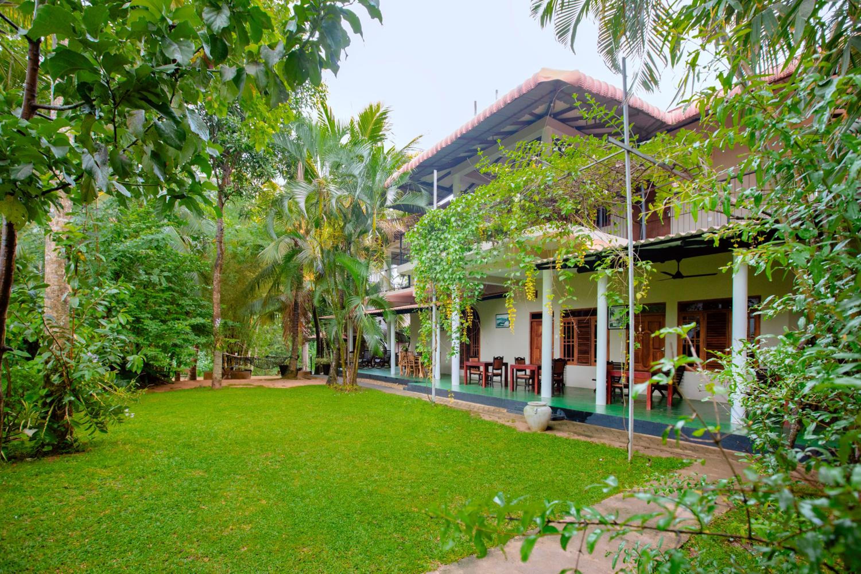 Yala River Face Inn