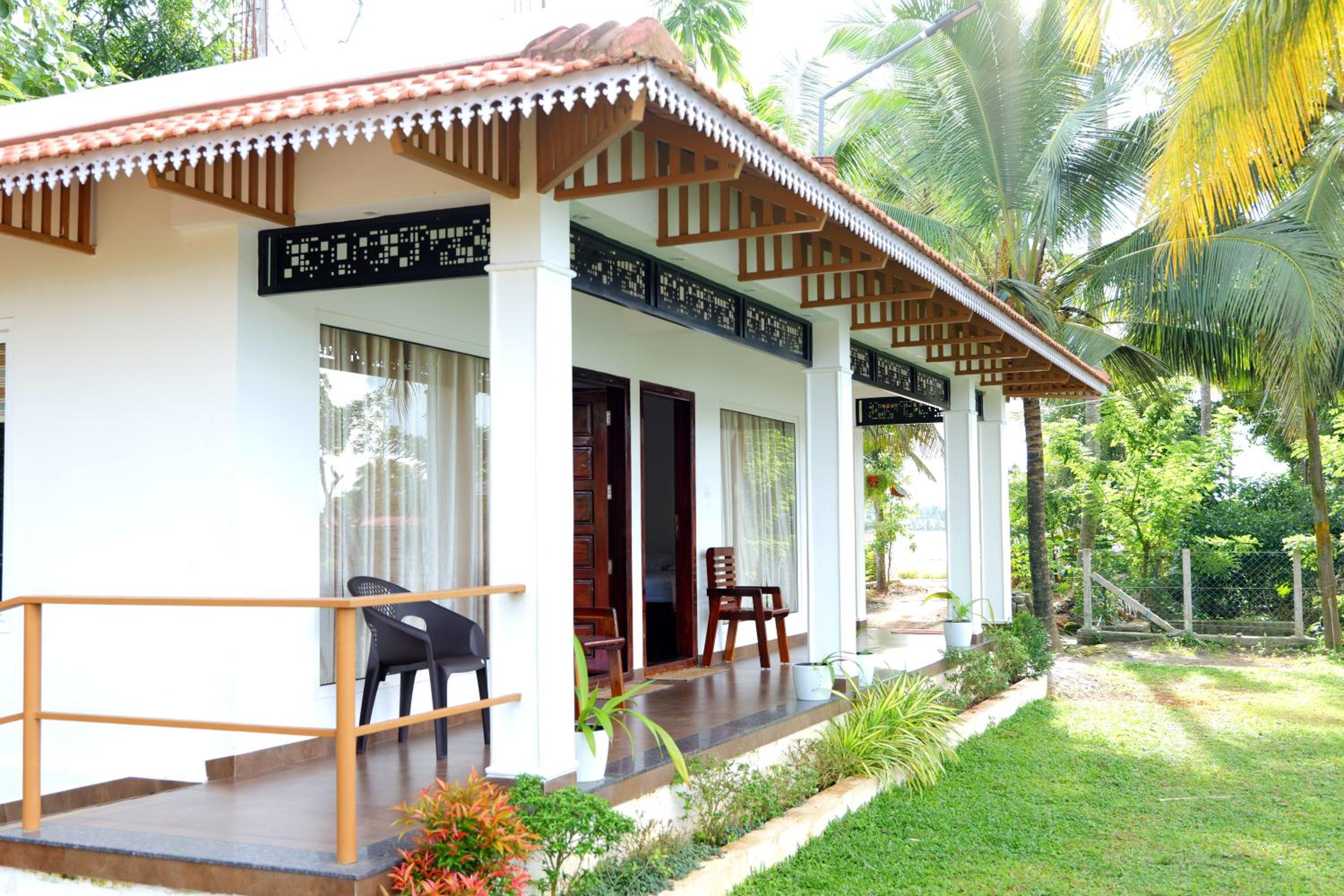 Riverview villa