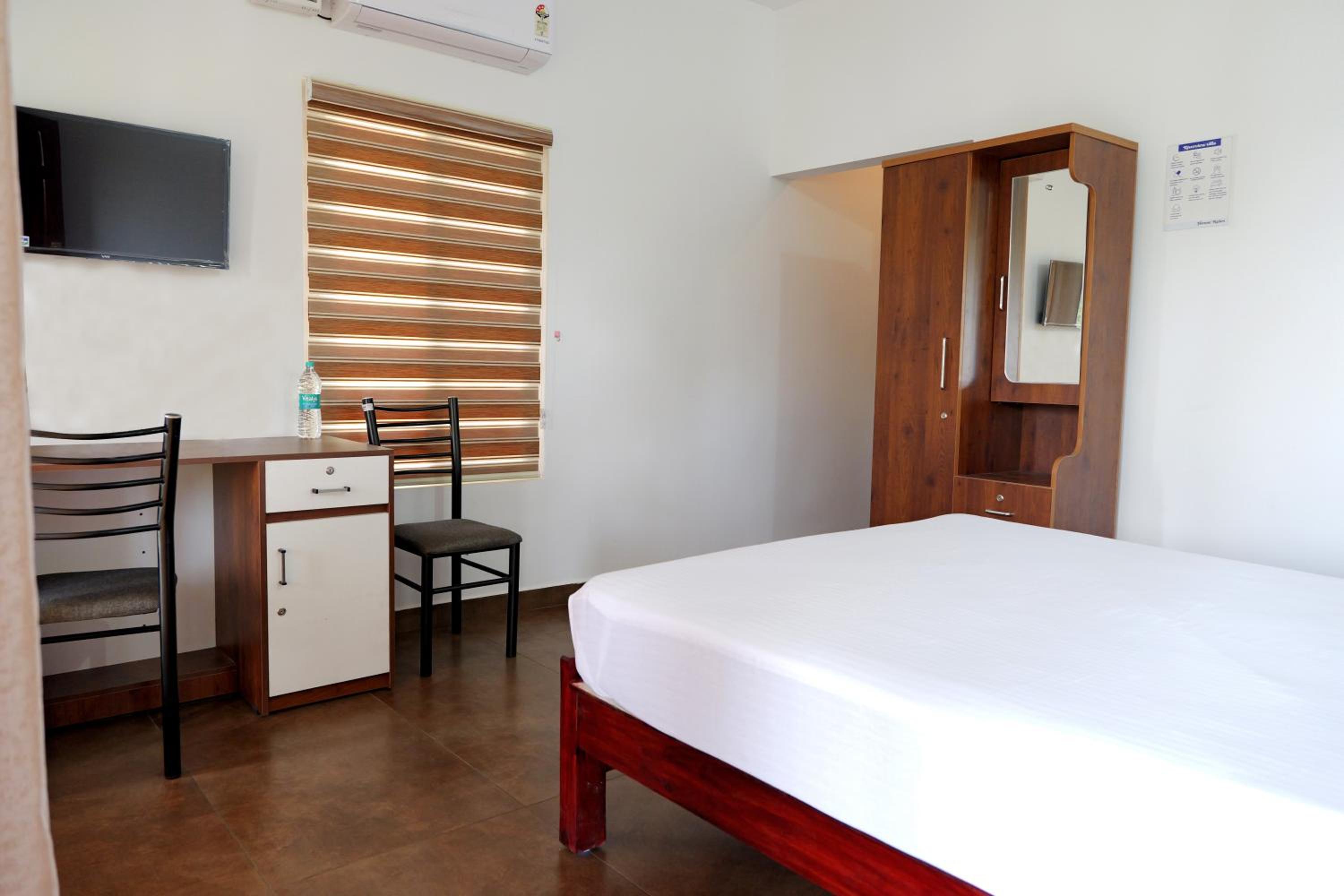 Riverview villa