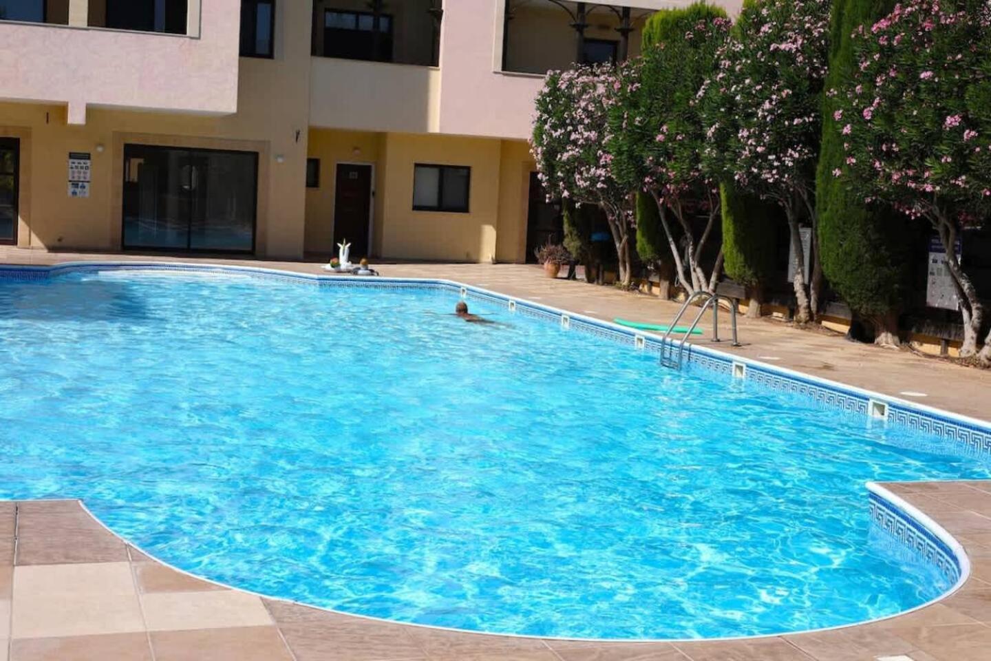 Queens Gardens Paradise Vip, Pool, Mall, Sea